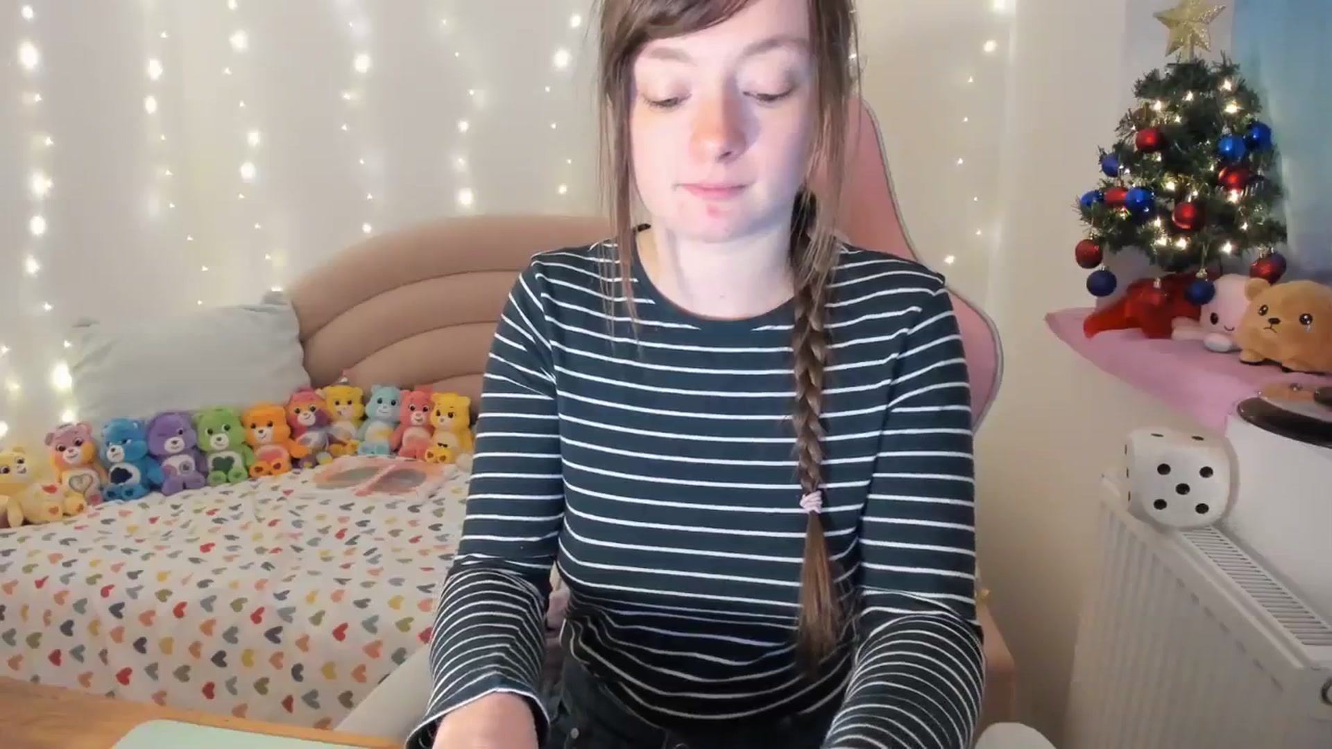 Gallery image thumbnail from JessieBear_'s myfreecams stream on, 12/12/2023, 17:00 image 18 of 20