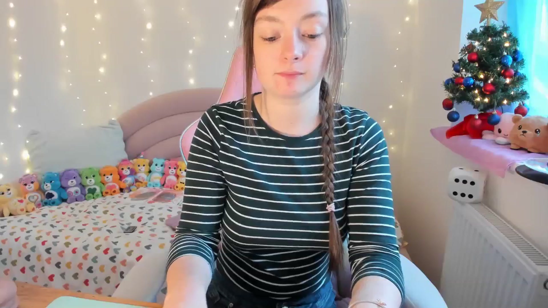 Gallery image thumbnail from JessieBear_'s myfreecams stream on, 12/12/2023, 17:00 image 7 of 20