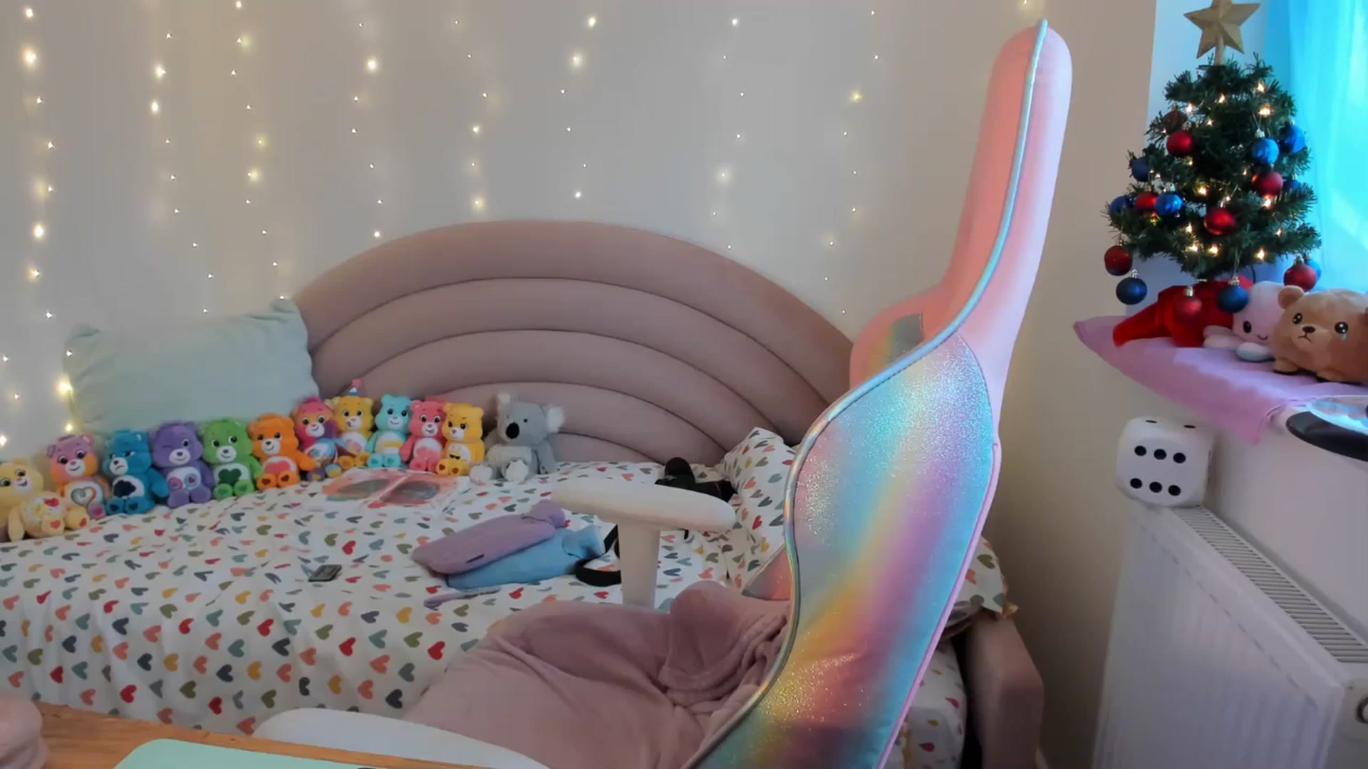 Gallery image thumbnail from JessieBear_'s myfreecams stream on, 12/12/2023, 17:00 image 6 of 20