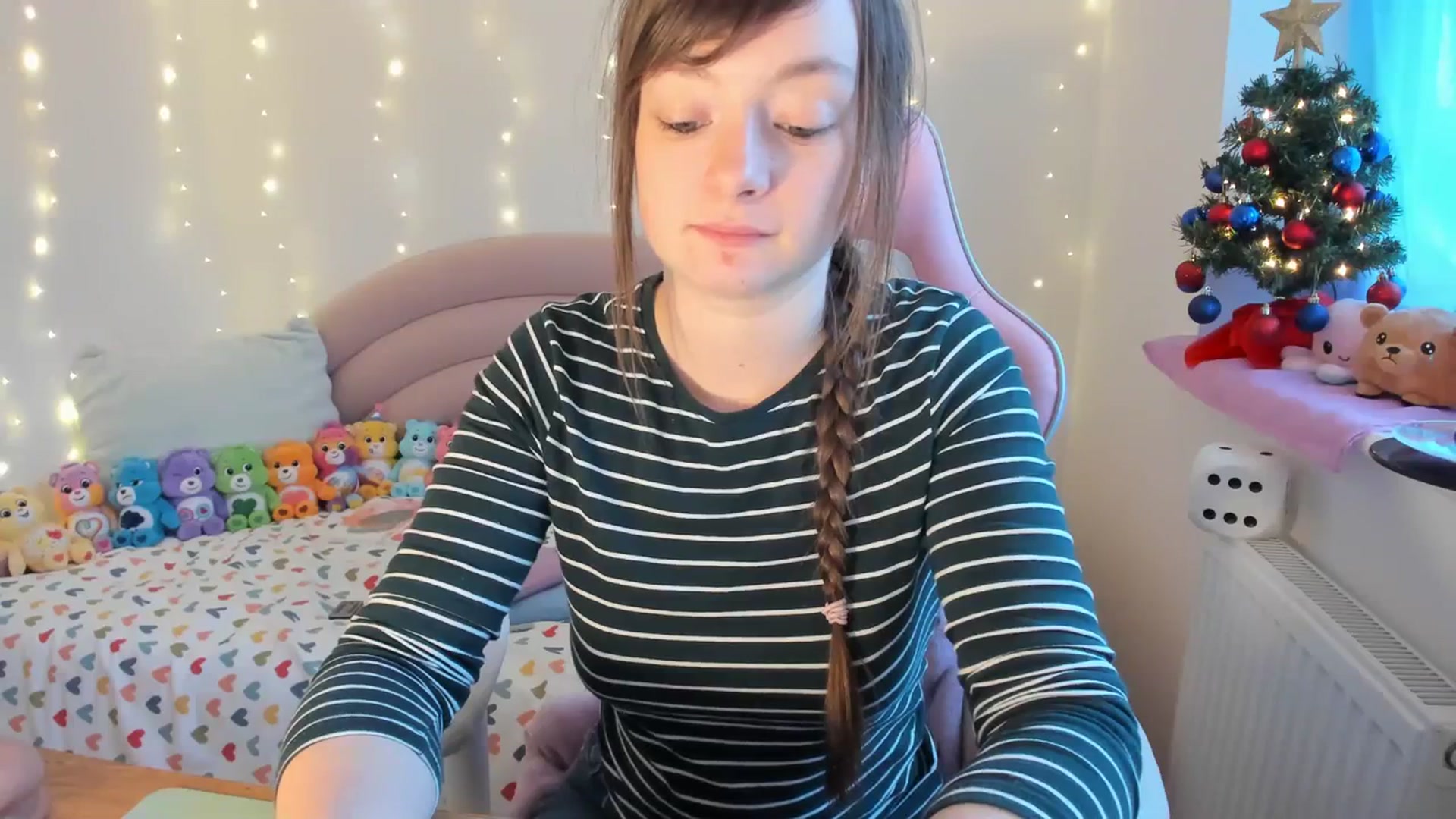 Gallery image thumbnail from JessieBear_'s myfreecams stream on, 12/12/2023, 17:00 image 9 of 20