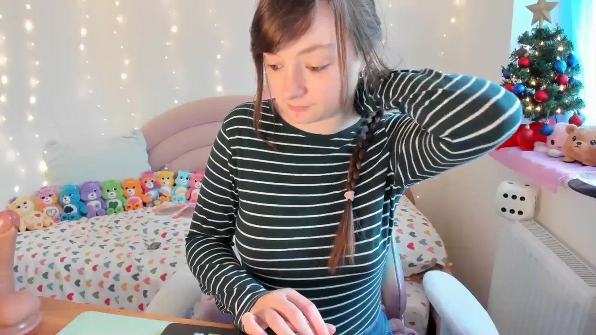 Gallery image thumbnail from JessieBear_'s myfreecams stream on, 12/12/2023, 17:00 image 4 of 20