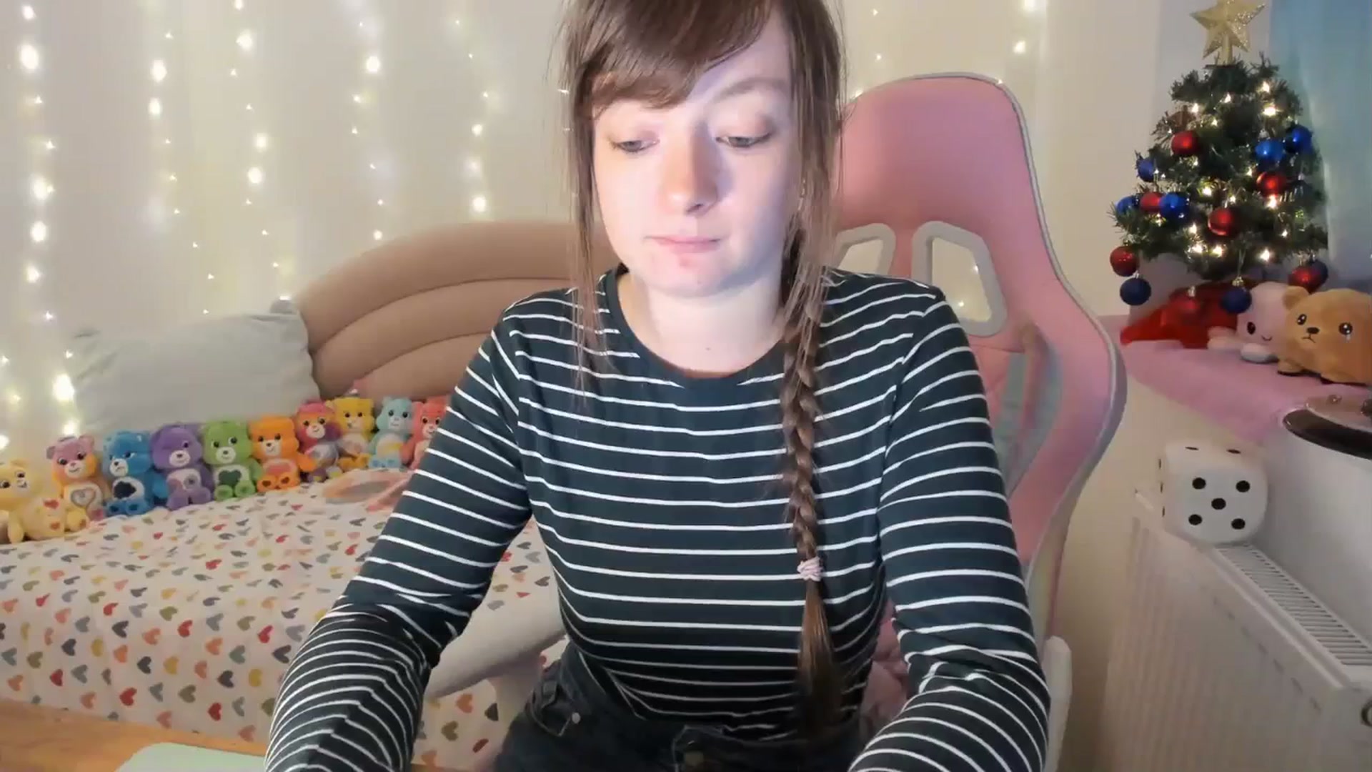 Gallery image thumbnail from JessieBear_'s myfreecams stream on, 12/12/2023, 17:59 image 13 of 20