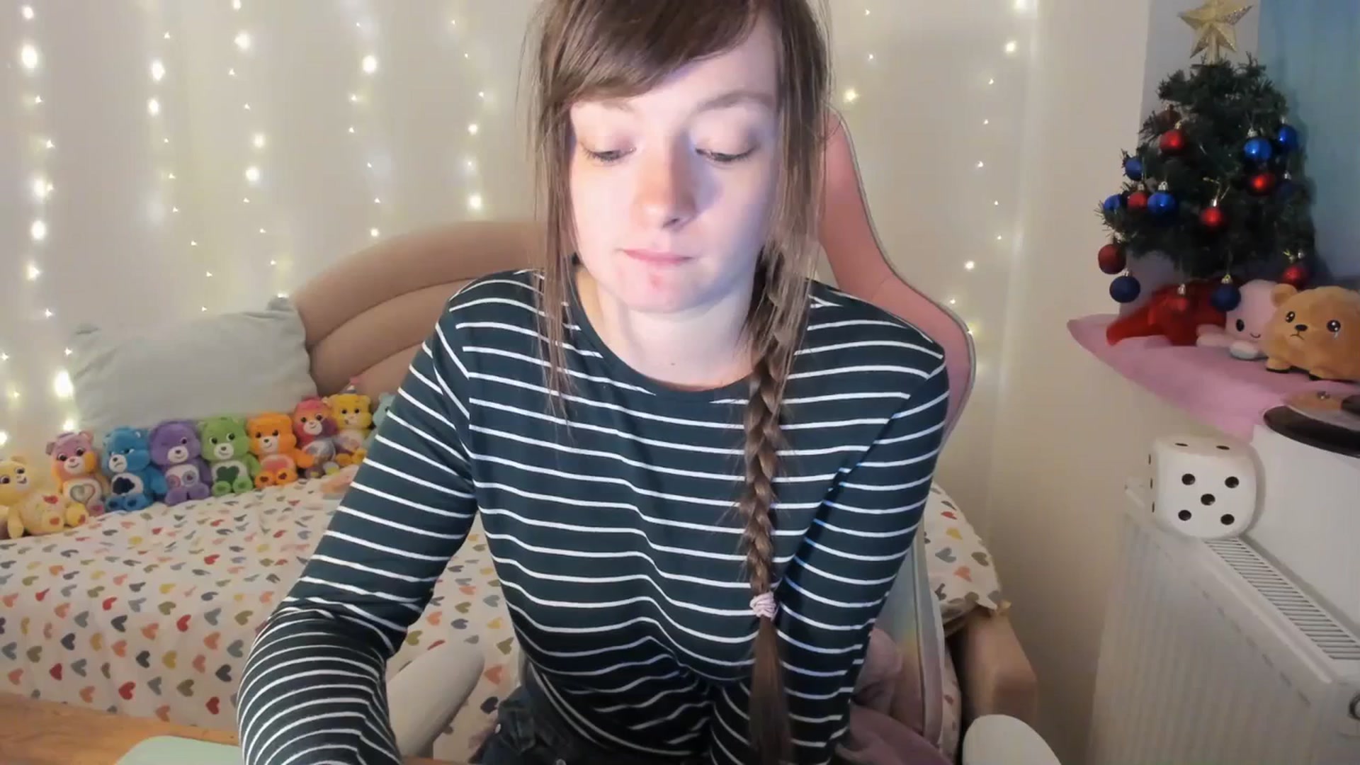 Gallery image thumbnail from JessieBear_'s myfreecams stream on, 12/12/2023, 17:59 image 8 of 20