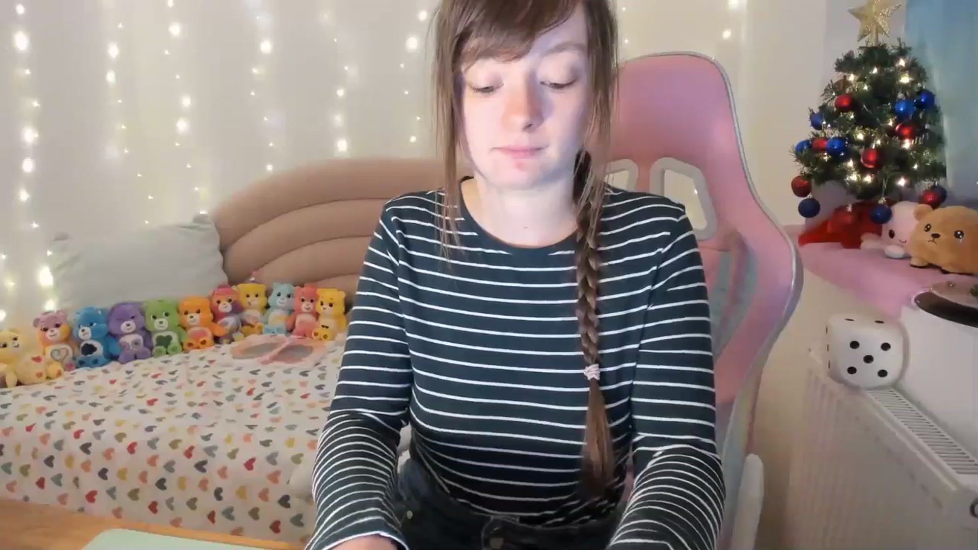 Gallery image thumbnail from JessieBear_'s myfreecams stream on, 12/12/2023, 17:59 image 14 of 20