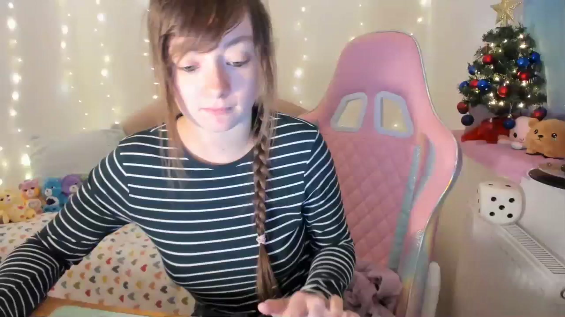 Gallery image thumbnail from JessieBear_'s myfreecams stream on, 12/12/2023, 17:59 image 15 of 20