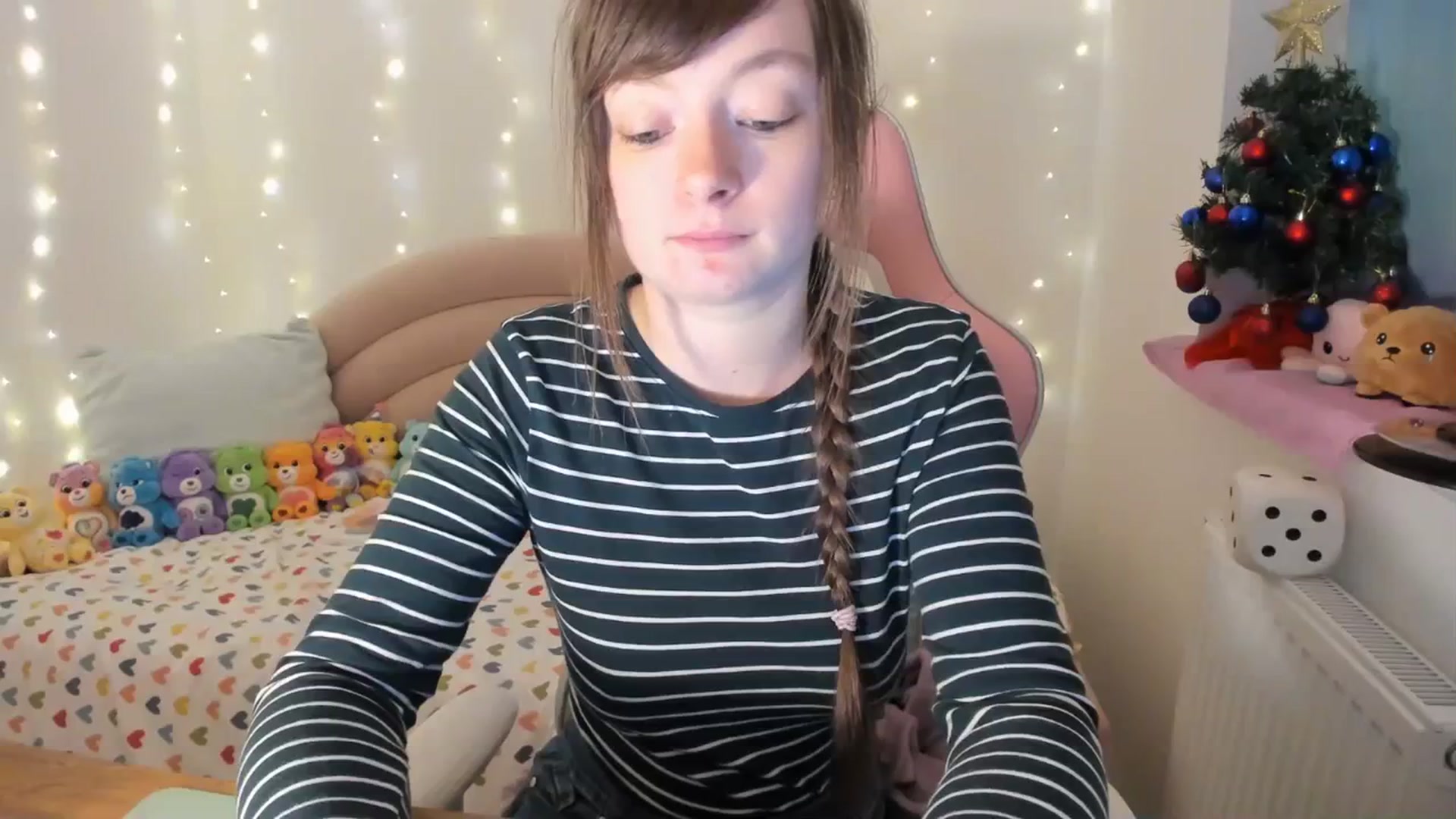 Gallery image thumbnail from JessieBear_'s myfreecams stream on, 12/12/2023, 17:59 image 4 of 20