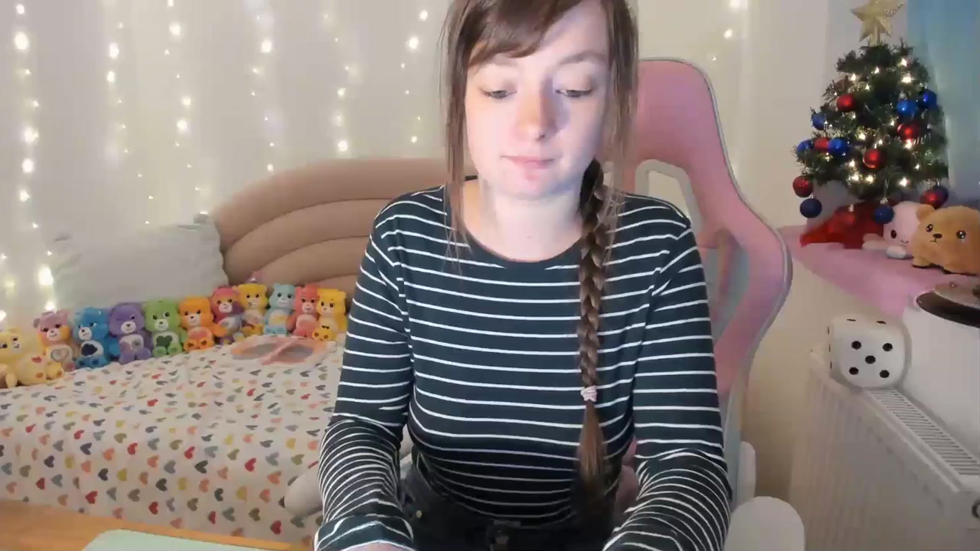Gallery image thumbnail from JessieBear_'s myfreecams stream on, 12/12/2023, 17:59 image 20 of 20