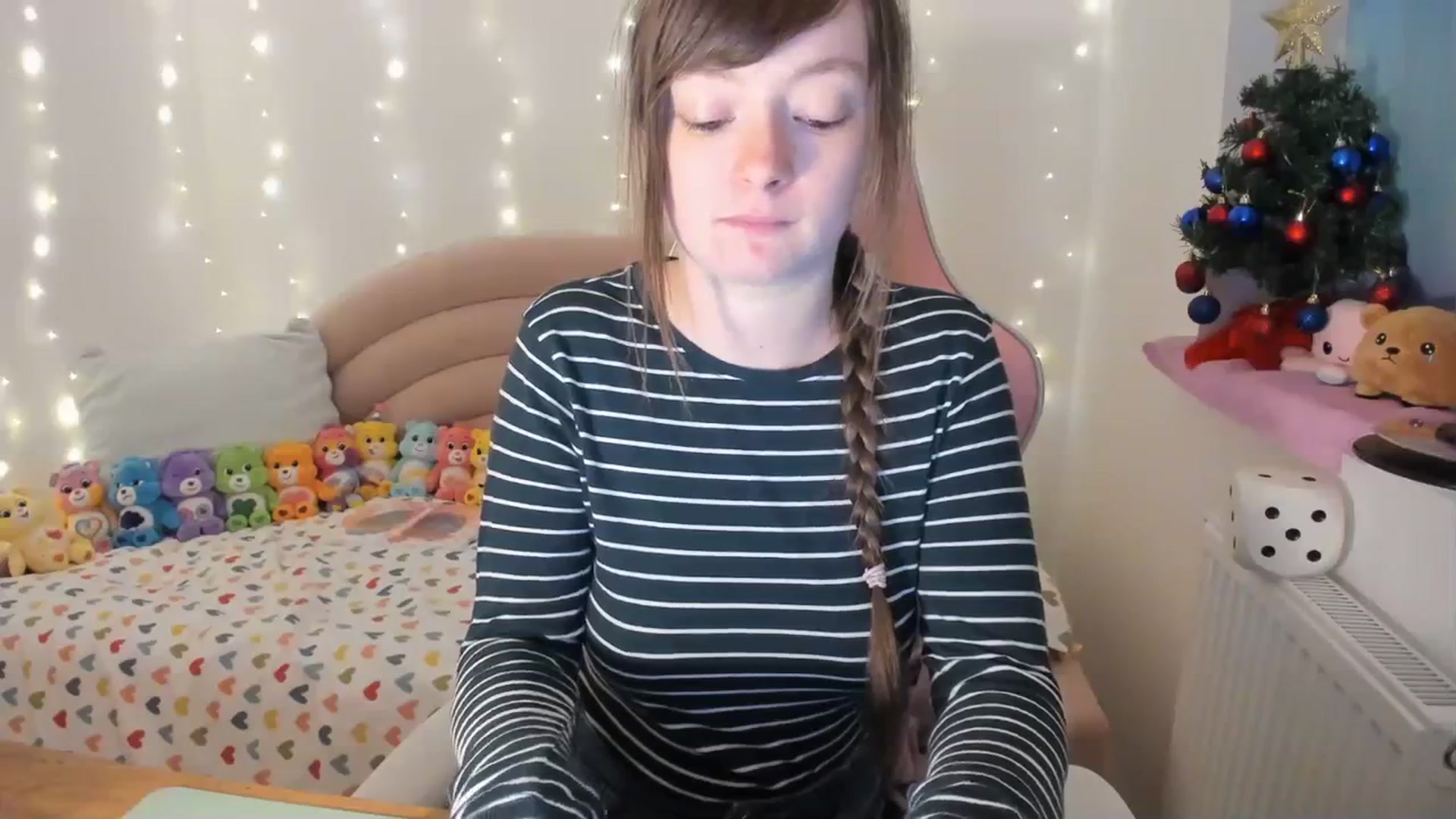 Gallery image thumbnail from JessieBear_'s myfreecams stream on, 12/12/2023, 17:59 image 5 of 20