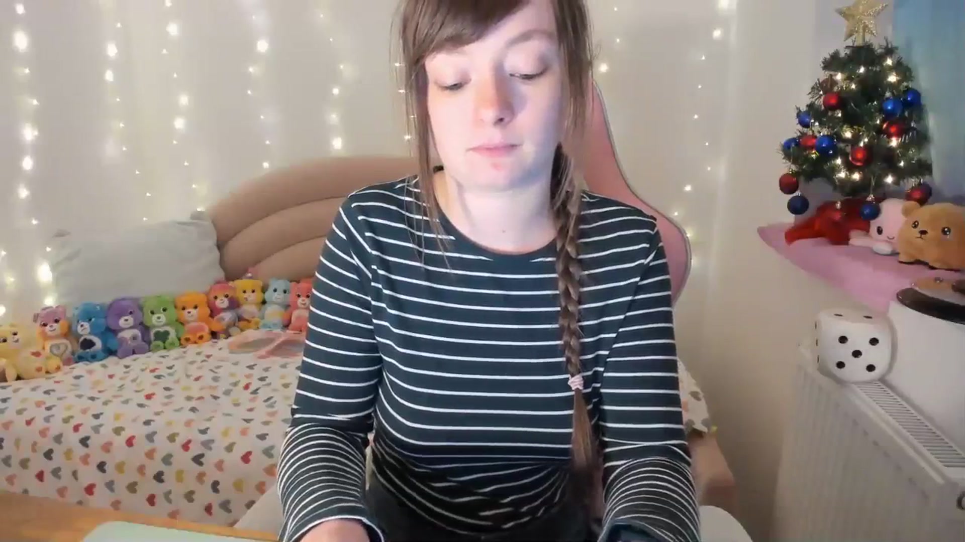 Gallery image thumbnail from JessieBear_'s myfreecams stream on, 12/12/2023, 17:59 image 3 of 20