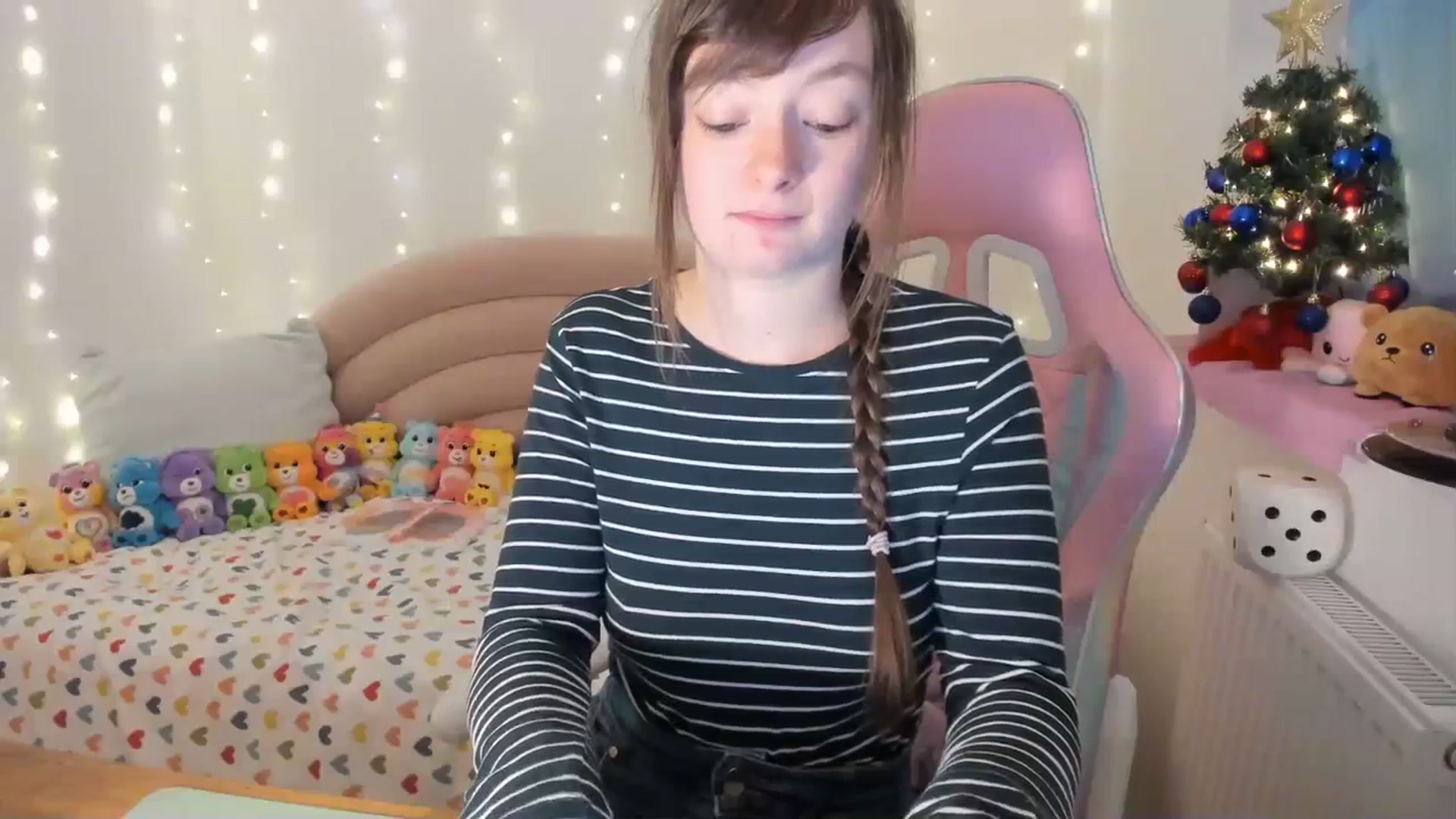 Gallery image thumbnail from JessieBear_'s myfreecams stream on, 12/12/2023, 17:59 image 11 of 20