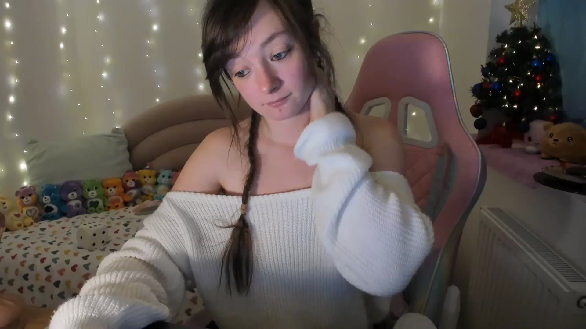 Gallery image thumbnail from JessieBear_'s myfreecams stream on, 12/14/2023, 16:58 image 12 of 20