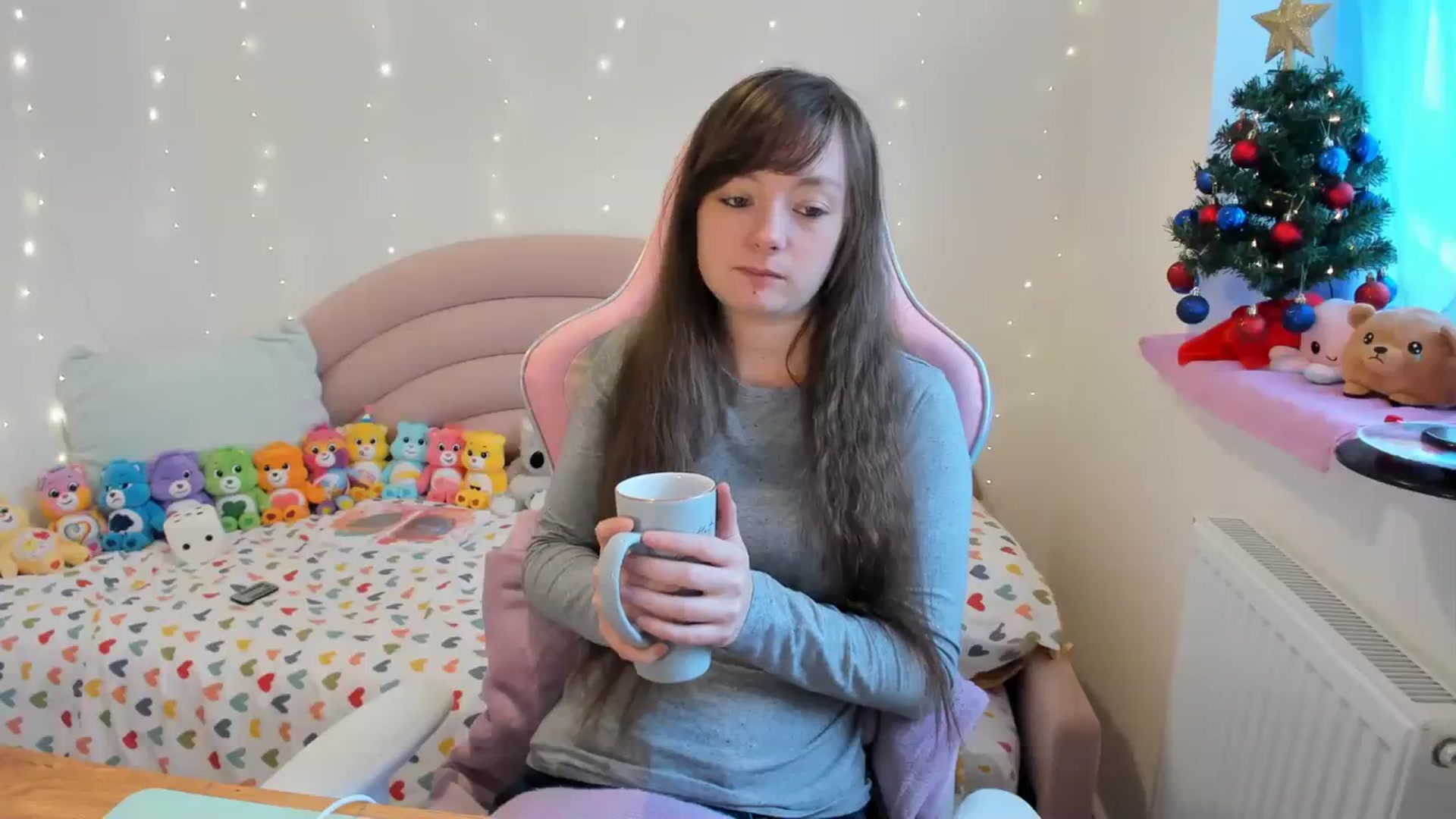 Gallery image thumbnail from JessieBear_'s myfreecams stream on, 12/15/2023, 14:12 image 5 of 20