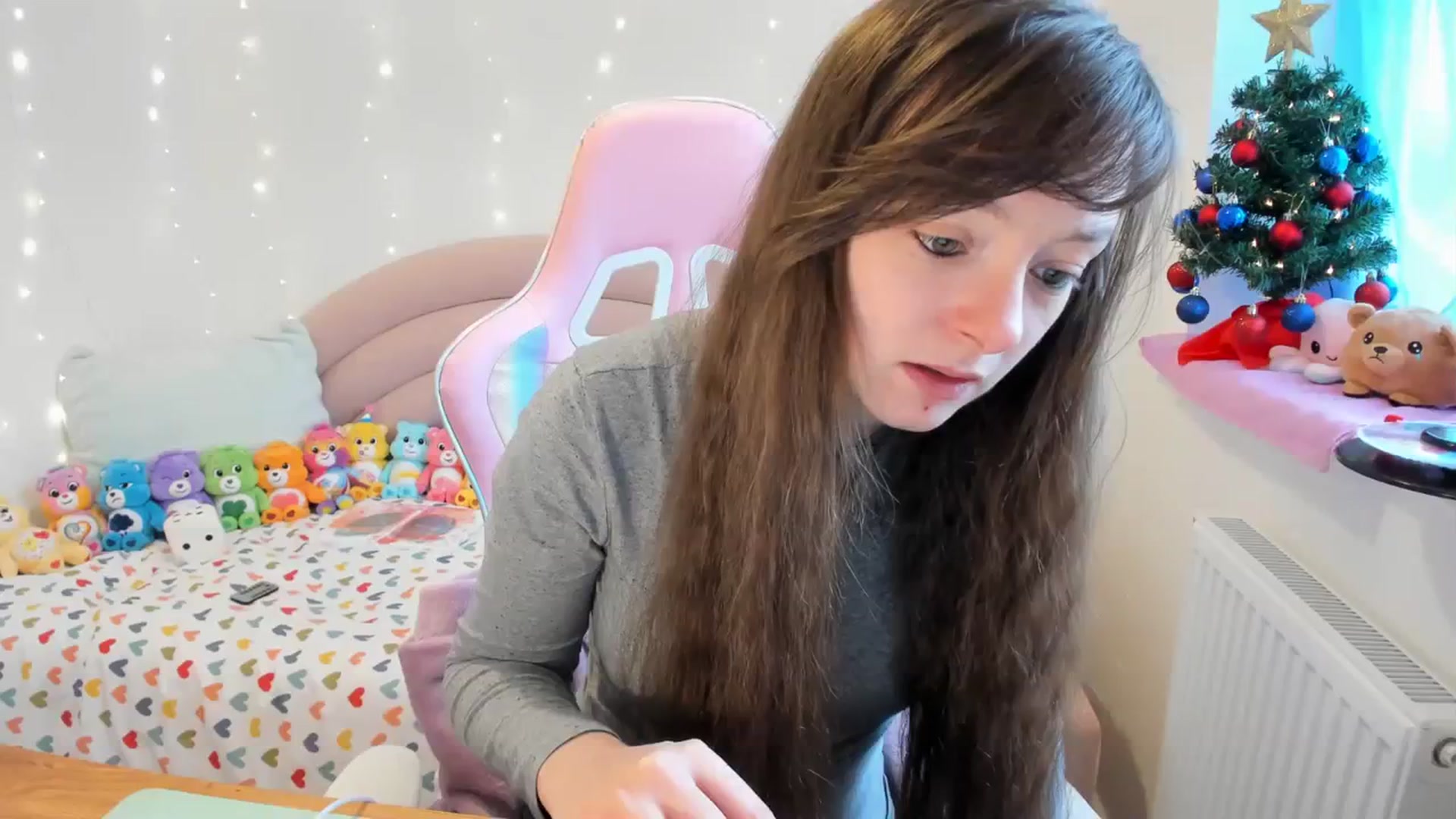 Gallery image thumbnail from JessieBear_'s myfreecams stream on, 12/15/2023, 14:12 image 13 of 20
