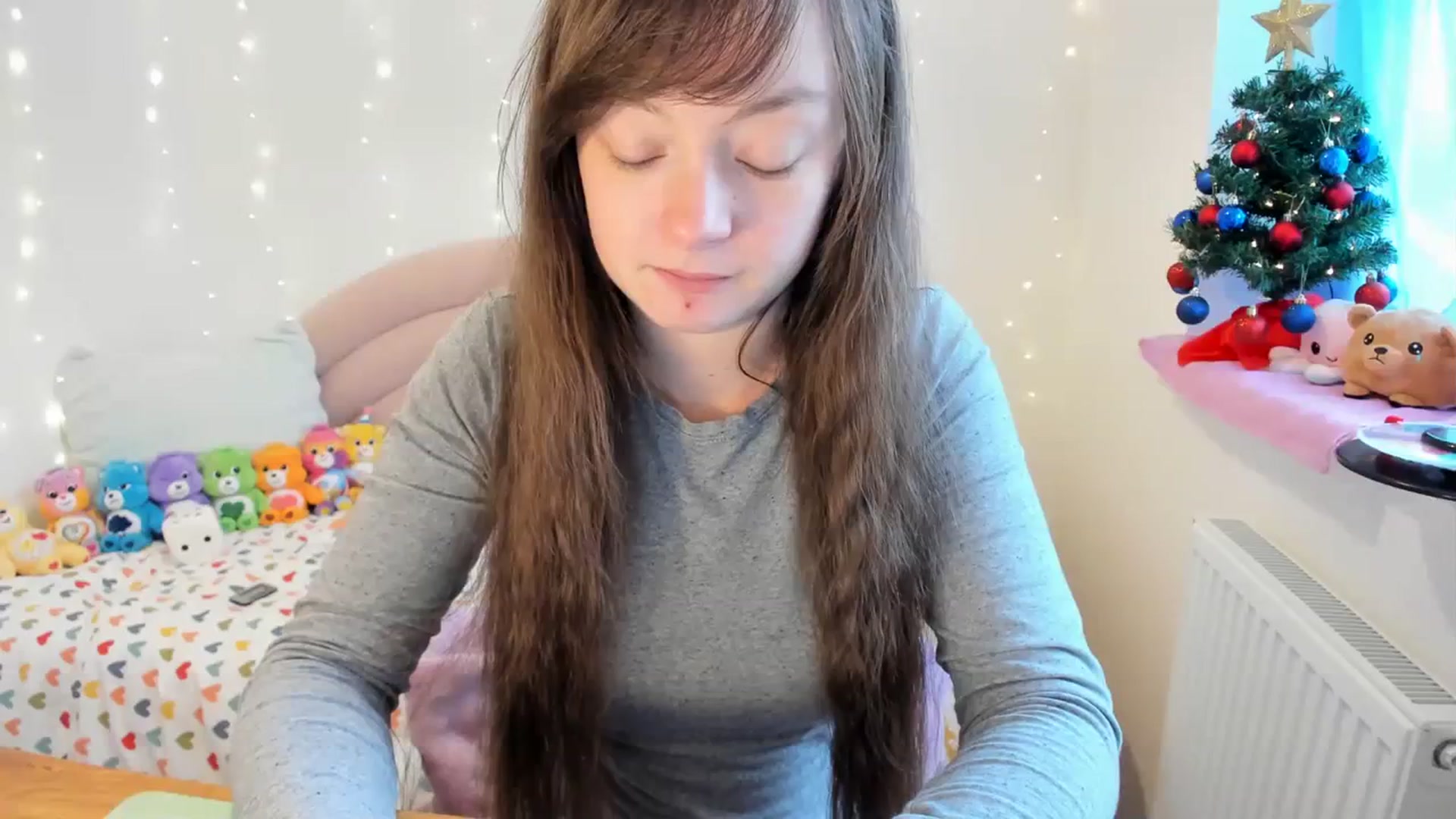 Gallery image thumbnail from JessieBear_'s myfreecams stream on, 12/15/2023, 14:12 image 1 of 20