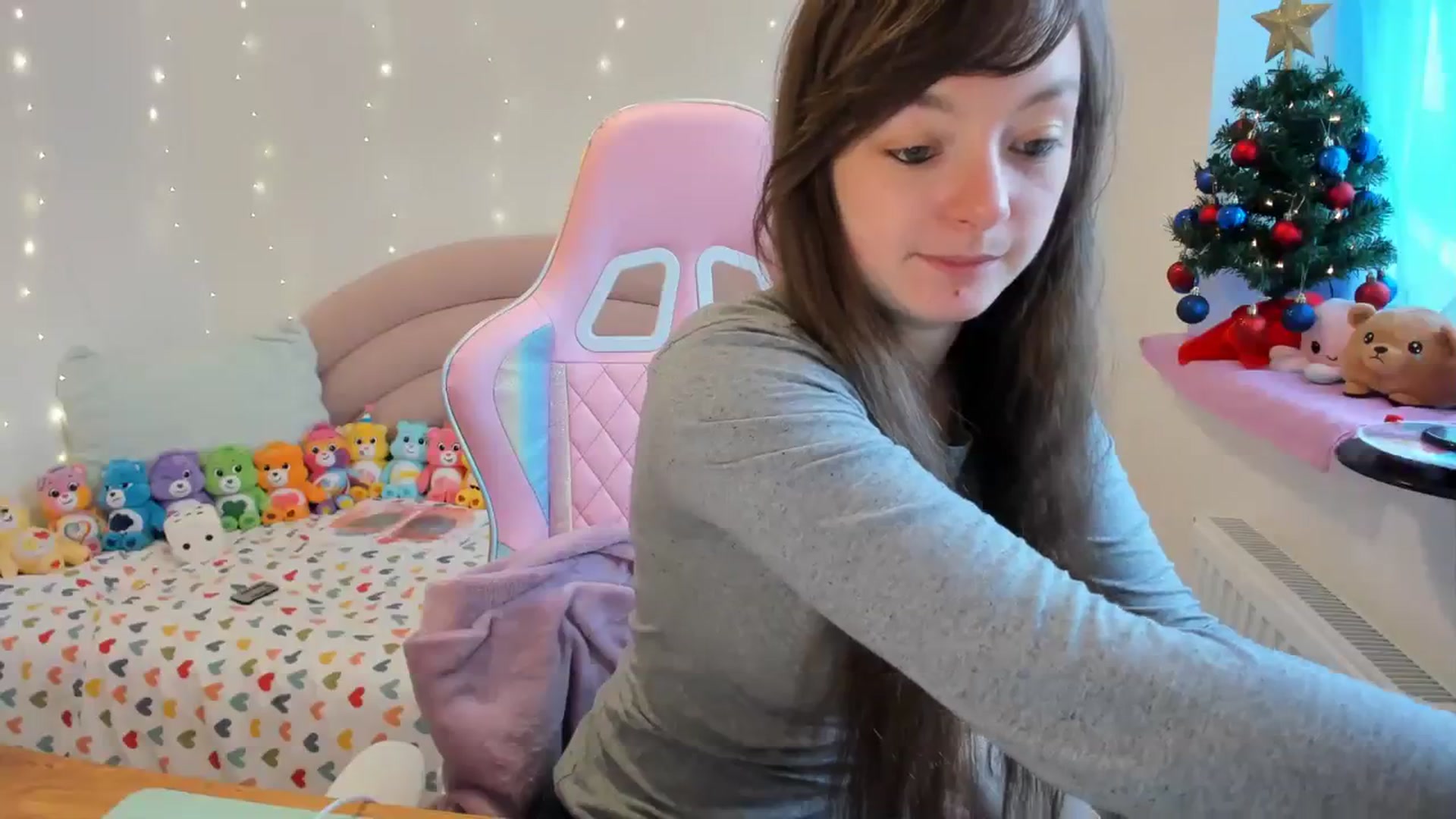Gallery image thumbnail from JessieBear_'s myfreecams stream on, 12/15/2023, 14:12 image 11 of 20