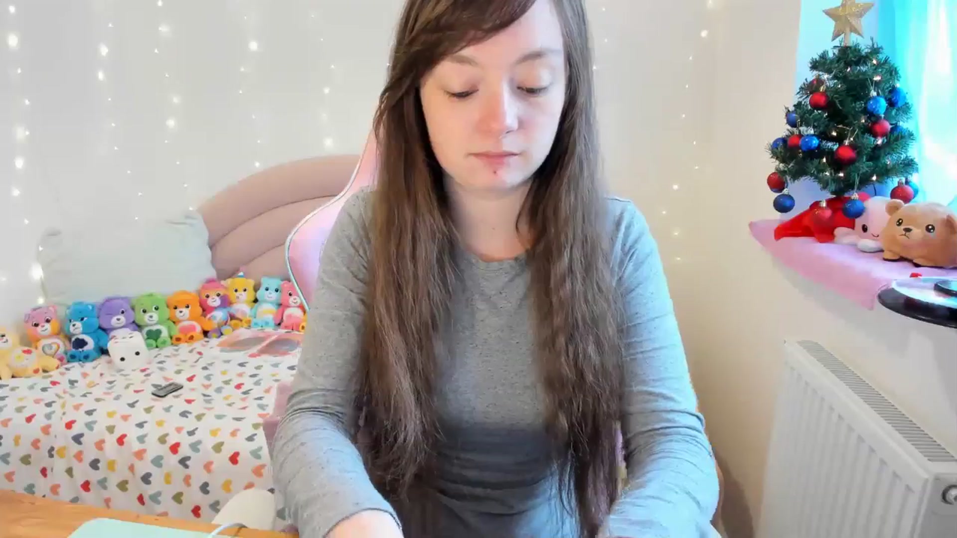 Gallery image thumbnail from JessieBear_'s myfreecams stream on, 12/15/2023, 14:12 image 8 of 20