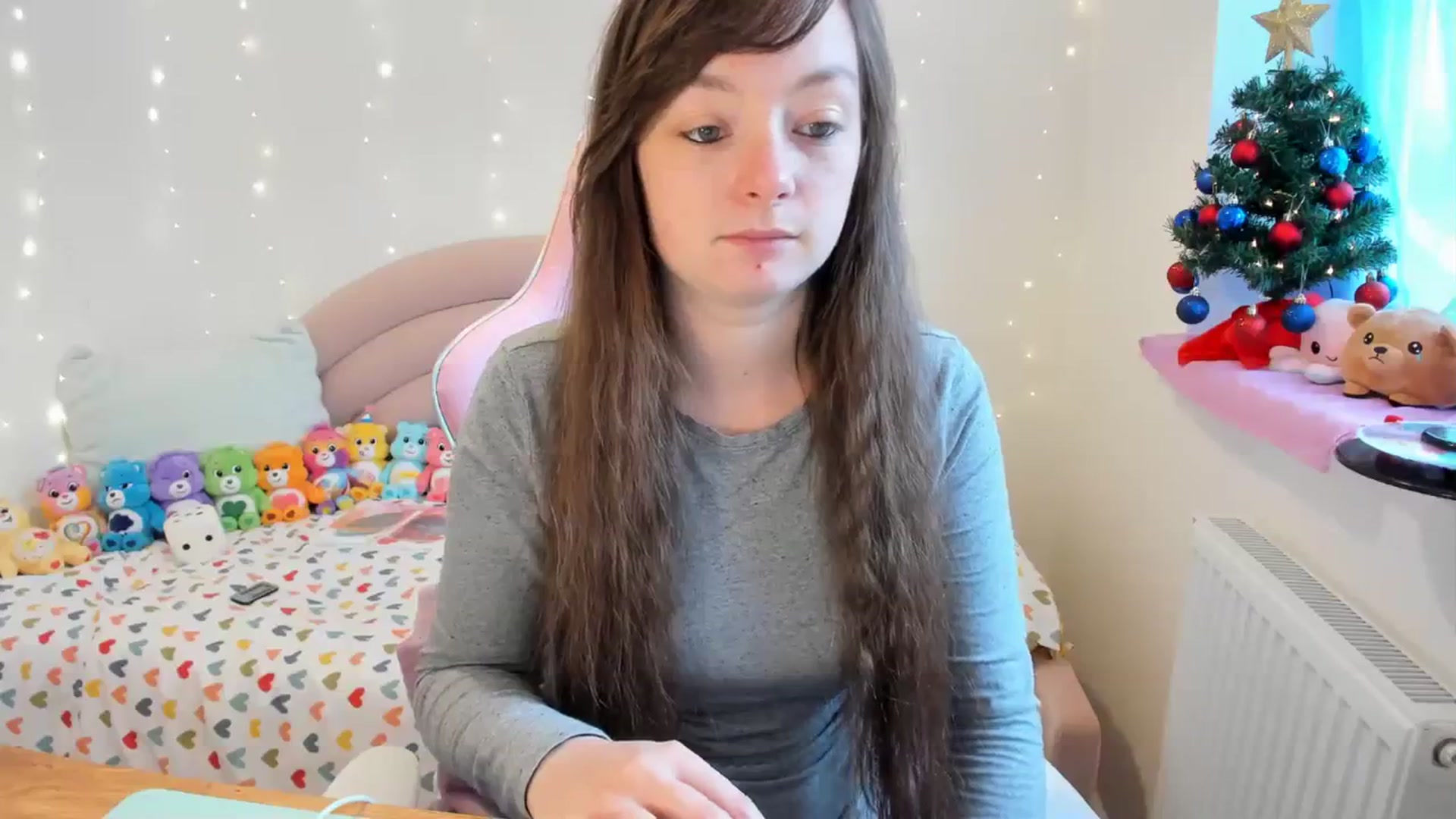 Gallery image thumbnail from JessieBear_'s myfreecams stream on, 12/15/2023, 14:12 image 10 of 20