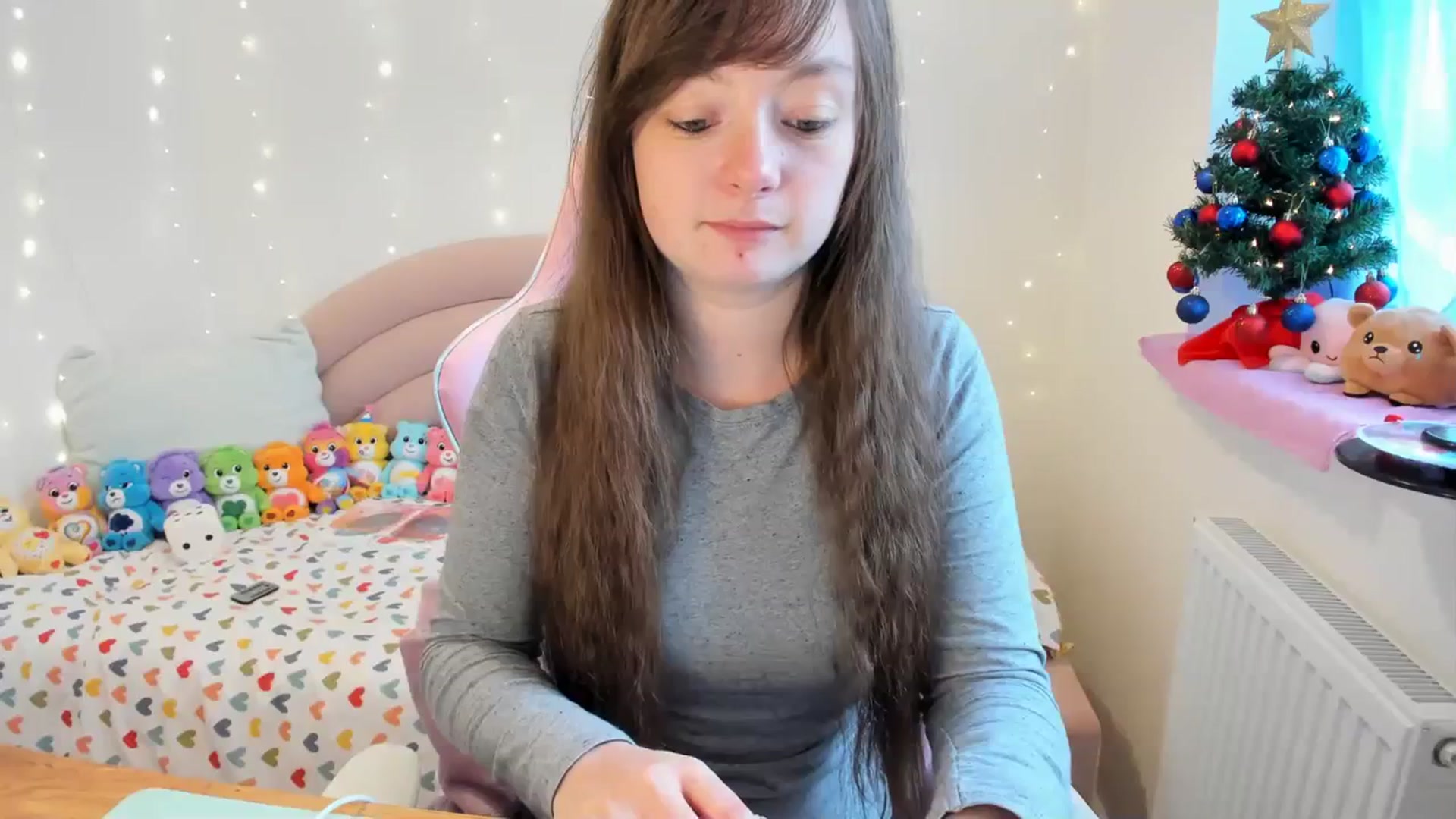 Gallery image thumbnail from JessieBear_'s myfreecams stream on, 12/15/2023, 14:12 image 7 of 20