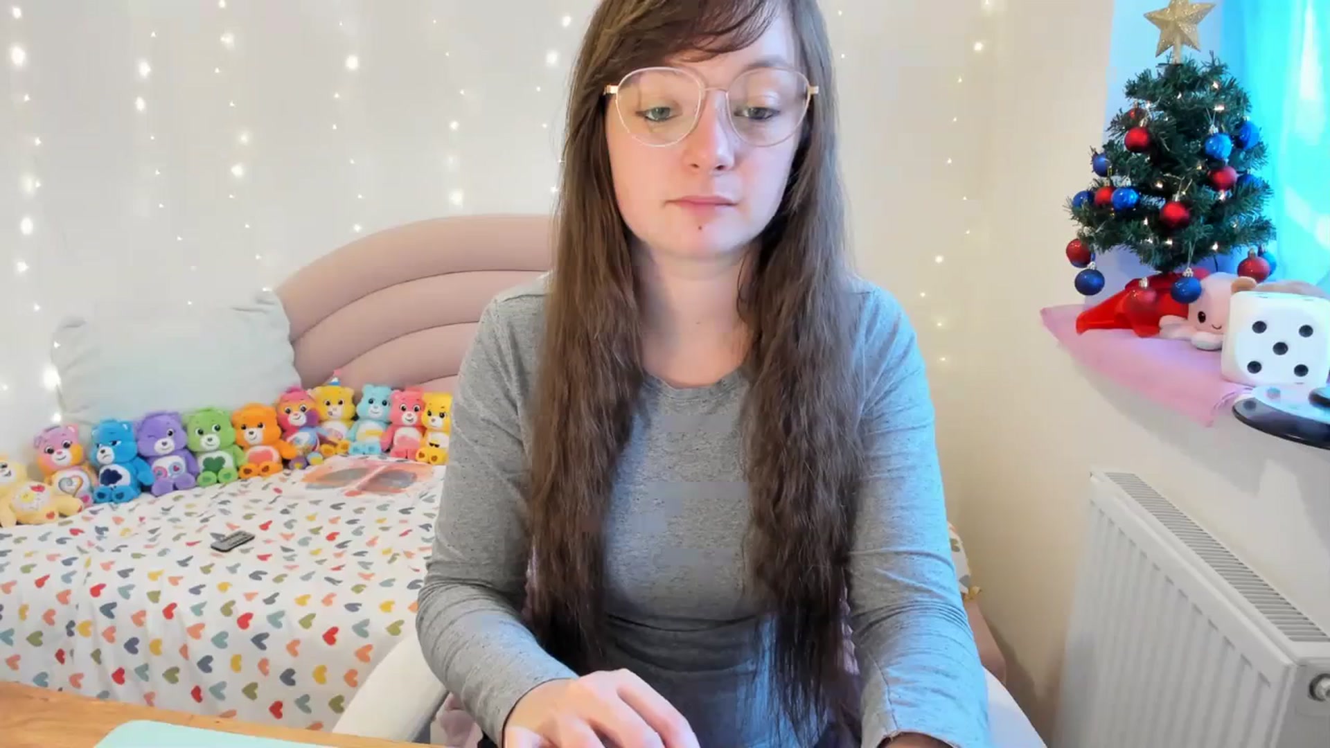 Gallery image thumbnail from JessieBear_'s myfreecams stream on, 12/15/2023, 17:43 image 6 of 20
