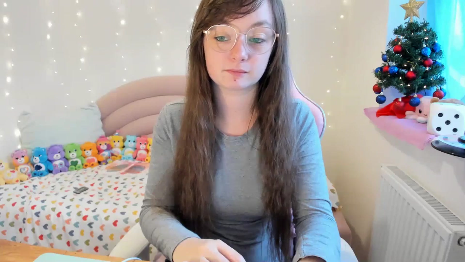 Gallery image thumbnail from JessieBear_'s myfreecams stream on, 12/15/2023, 17:43 image 5 of 20