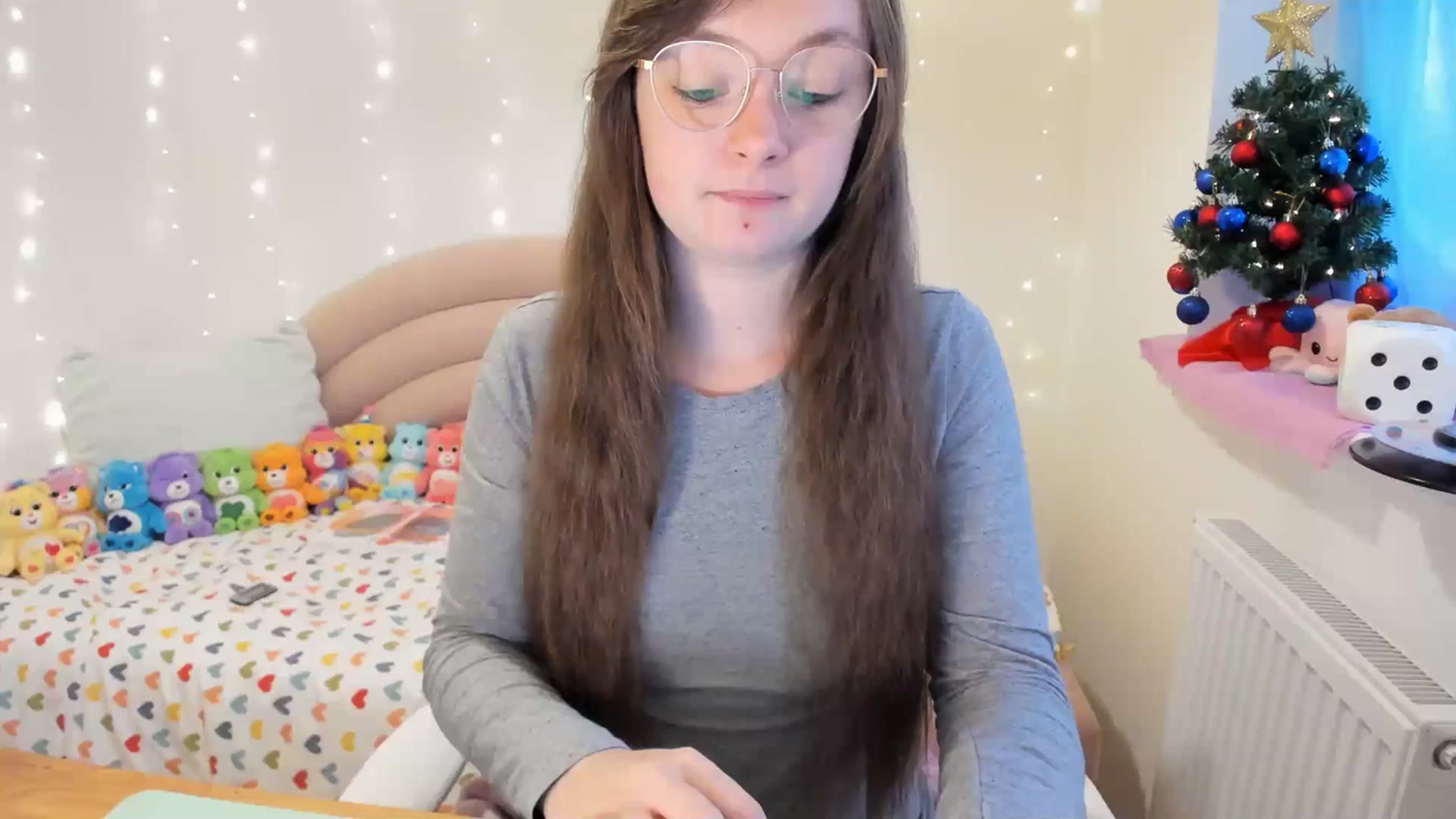 Gallery image thumbnail from JessieBear_'s myfreecams stream on, 12/15/2023, 17:43 image 10 of 20