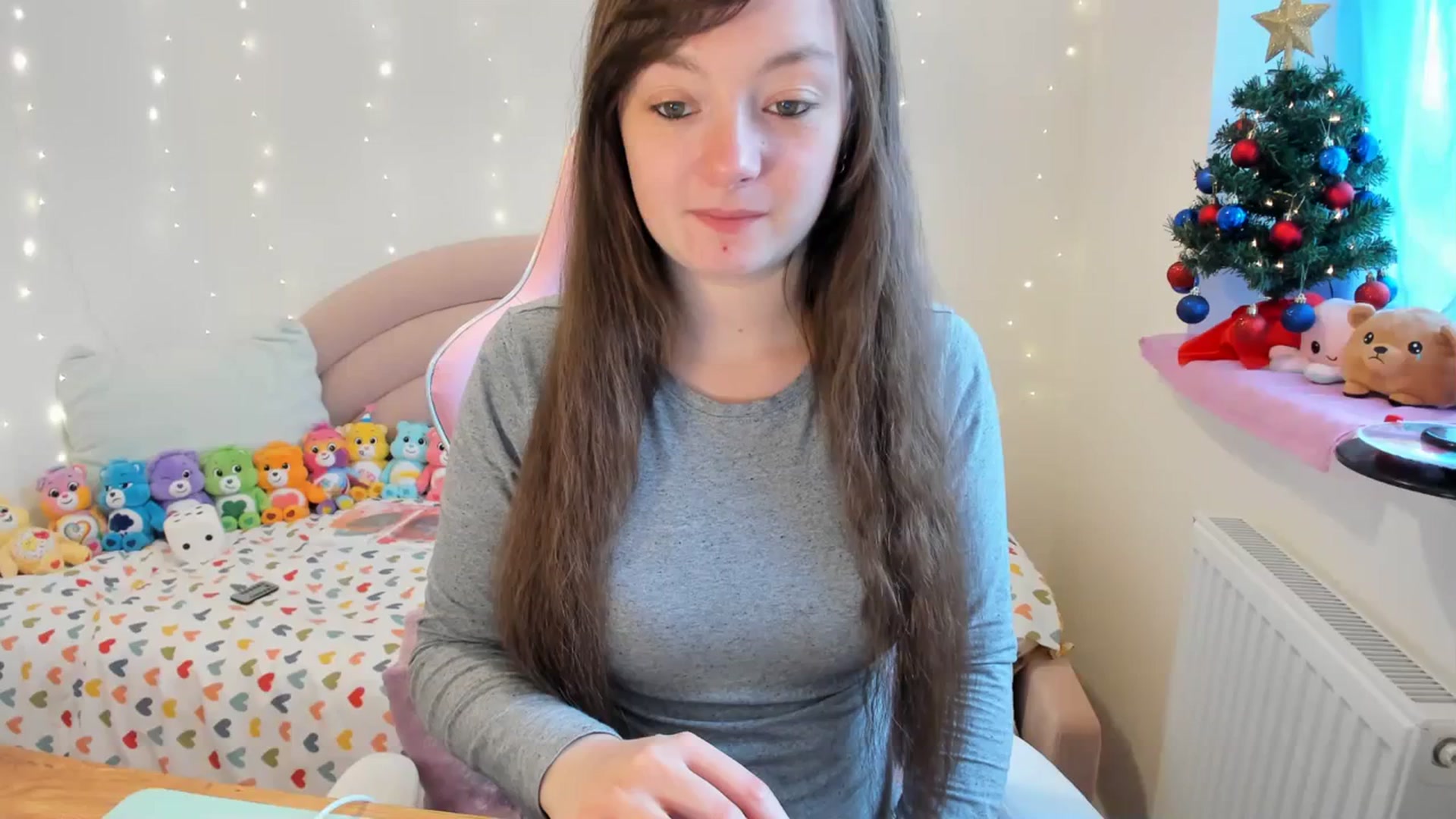 Gallery image thumbnail from JessieBear_'s myfreecams stream on, 12/15/2023, 17:43 image 1 of 20