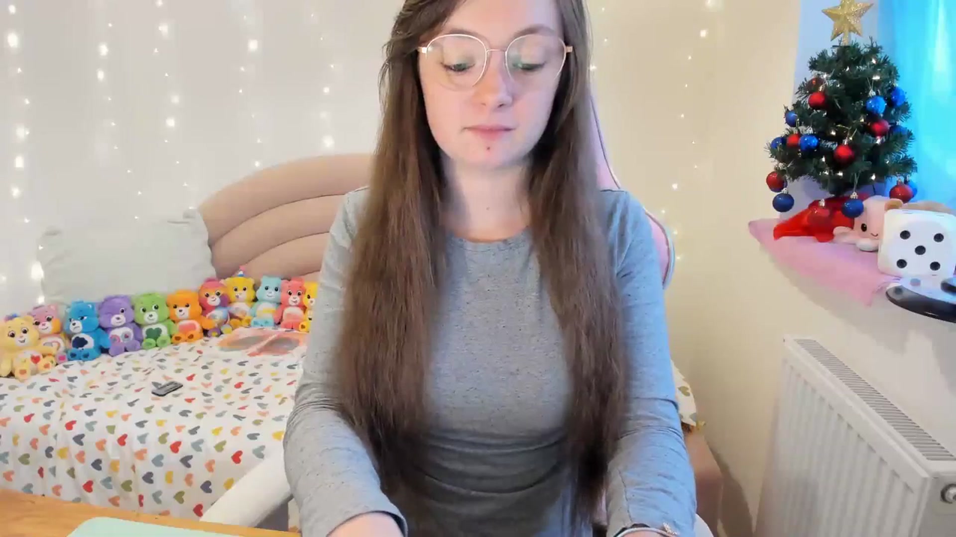 Gallery image thumbnail from JessieBear_'s myfreecams stream on, 12/15/2023, 17:43 image 9 of 20