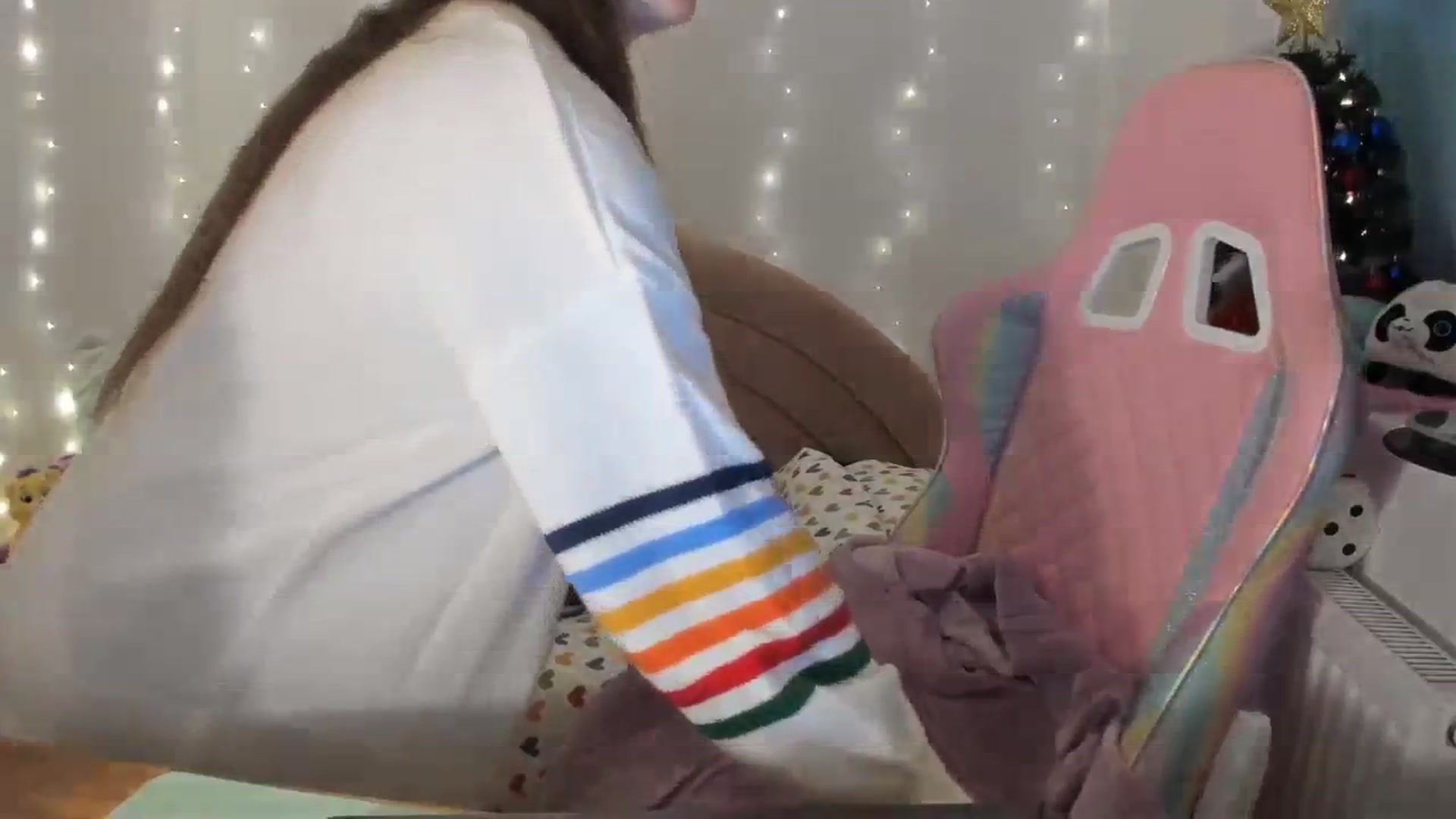 Gallery image thumbnail from JessieBear_'s myfreecams stream on, 12/15/2023, 18:12 image 12 of 20