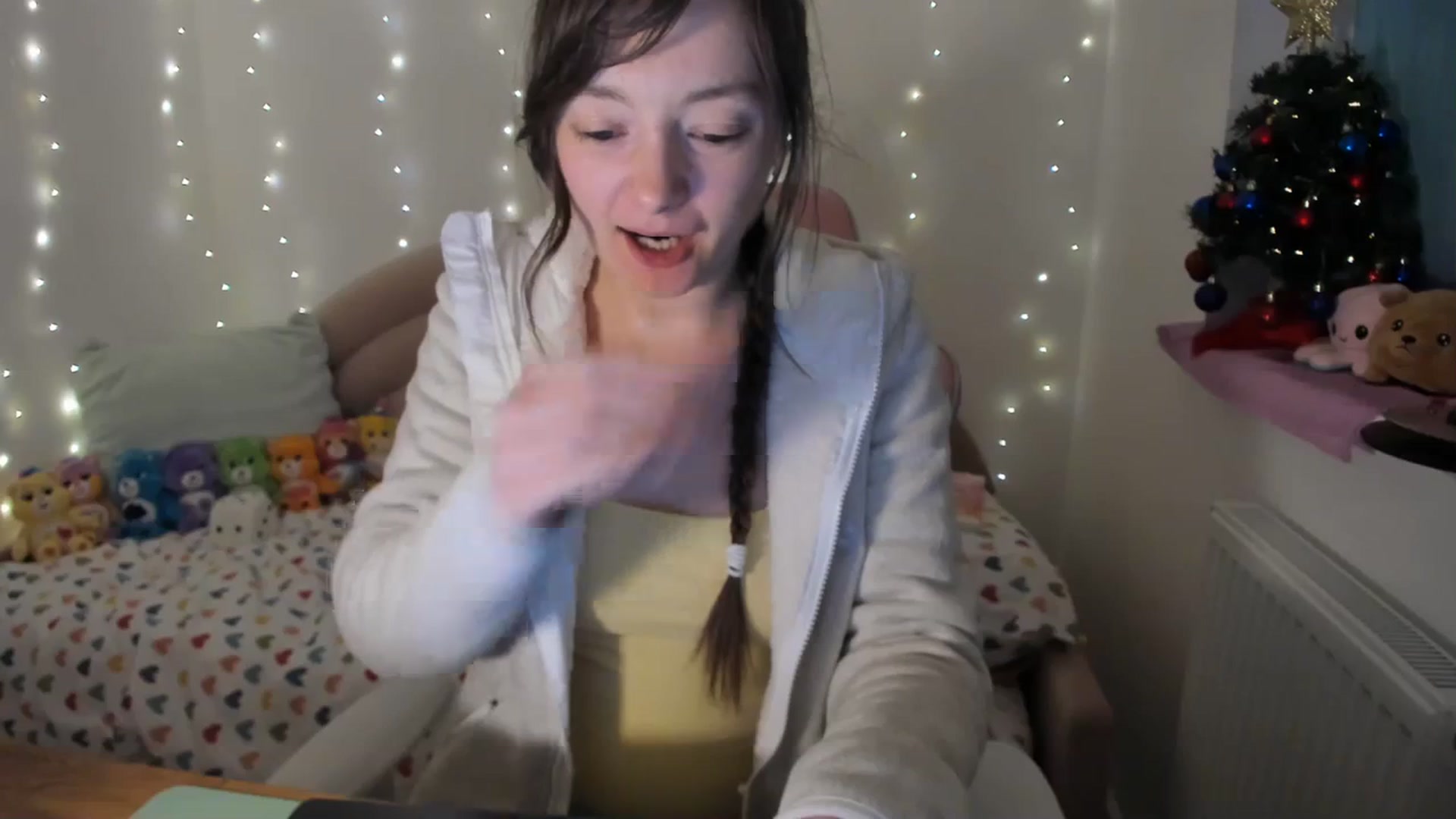 Gallery image thumbnail from JessieBear_'s myfreecams stream on, 12/18/2023, 17:48 image 10 of 20