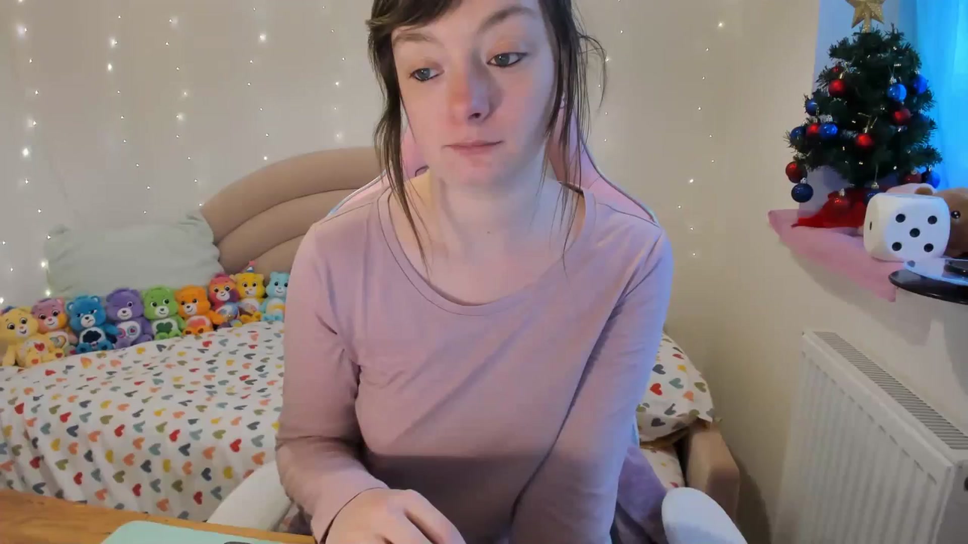 Gallery image thumbnail from JessieBear_'s myfreecams stream on, 12/27/2023, 14:17 image 10 of 20