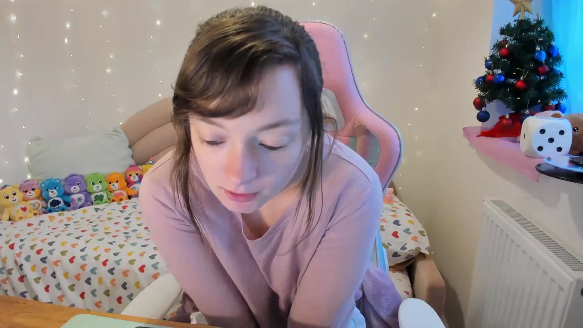 Gallery image thumbnail from JessieBear_'s myfreecams stream on, 12/27/2023, 14:17 image 13 of 20