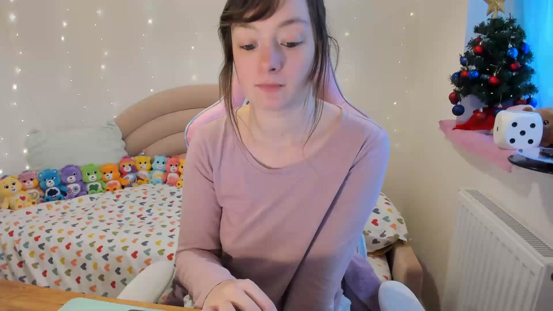 Gallery image thumbnail from JessieBear_'s myfreecams stream on, 12/27/2023, 14:17 image 18 of 20
