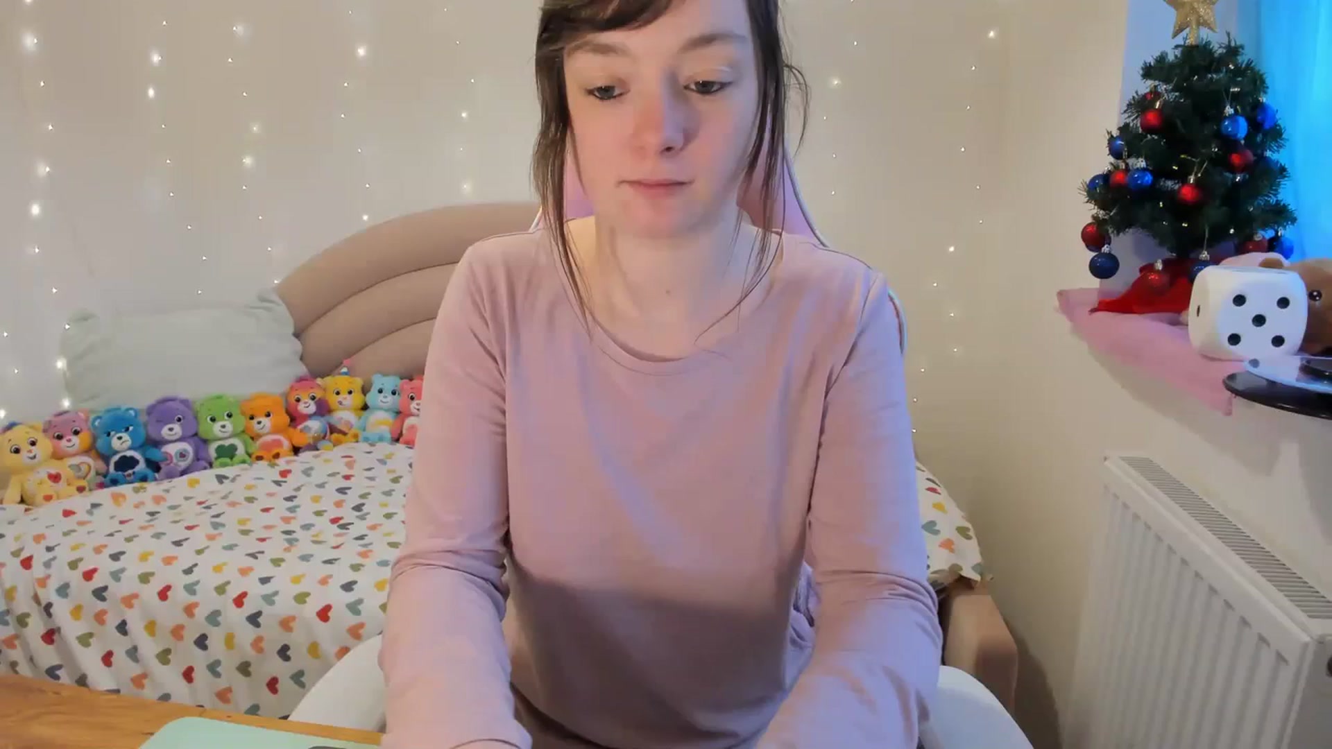 Gallery image thumbnail from JessieBear_'s myfreecams stream on, 12/27/2023, 14:17 image 12 of 20