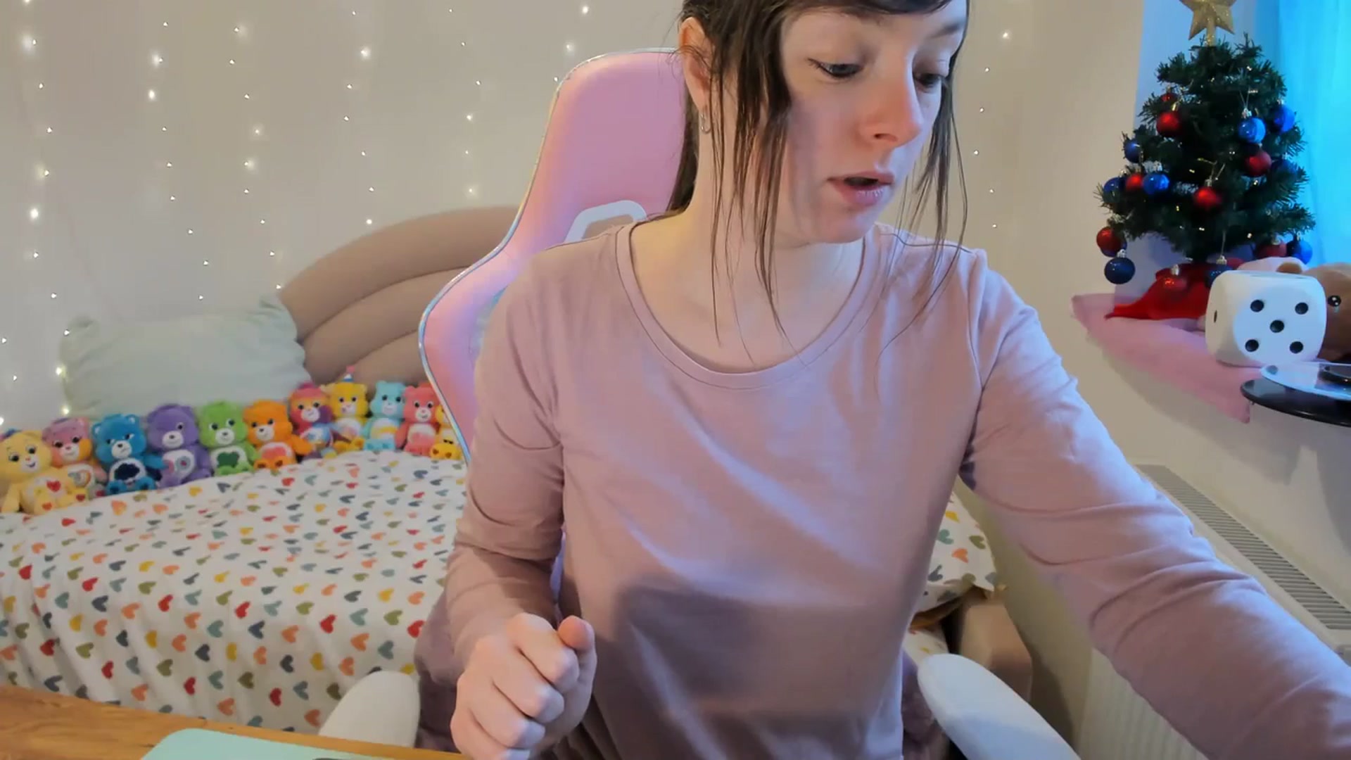 Gallery image thumbnail from JessieBear_'s myfreecams stream on, 12/27/2023, 14:17 image 20 of 20