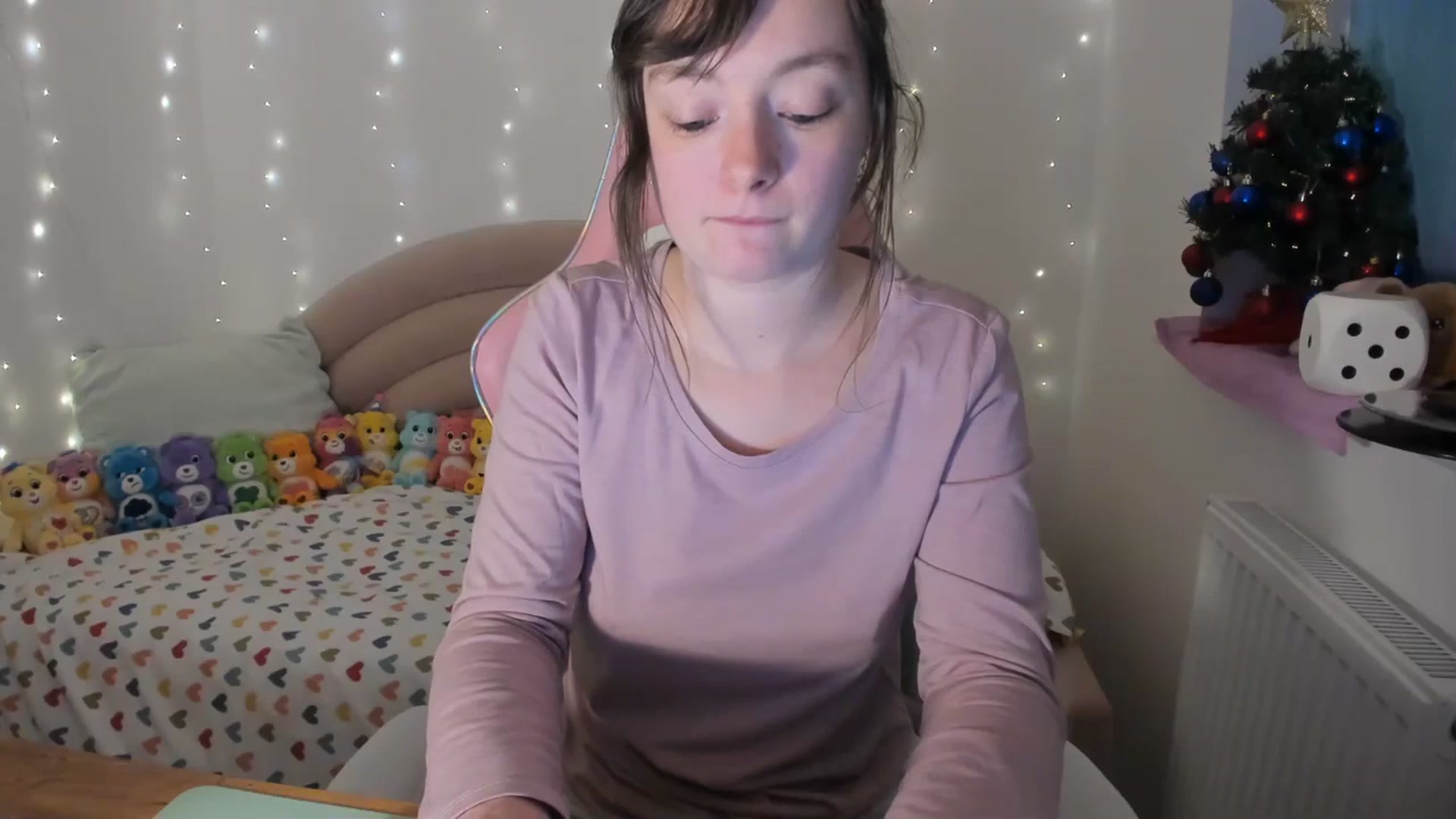 Gallery image thumbnail from JessieBear_'s myfreecams stream on, 12/27/2023, 16:49 image 14 of 20