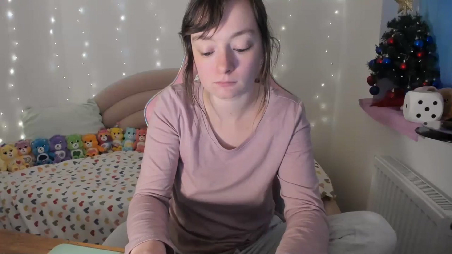 Gallery image thumbnail from JessieBear_'s myfreecams stream on, 12/27/2023, 16:49 image 3 of 20