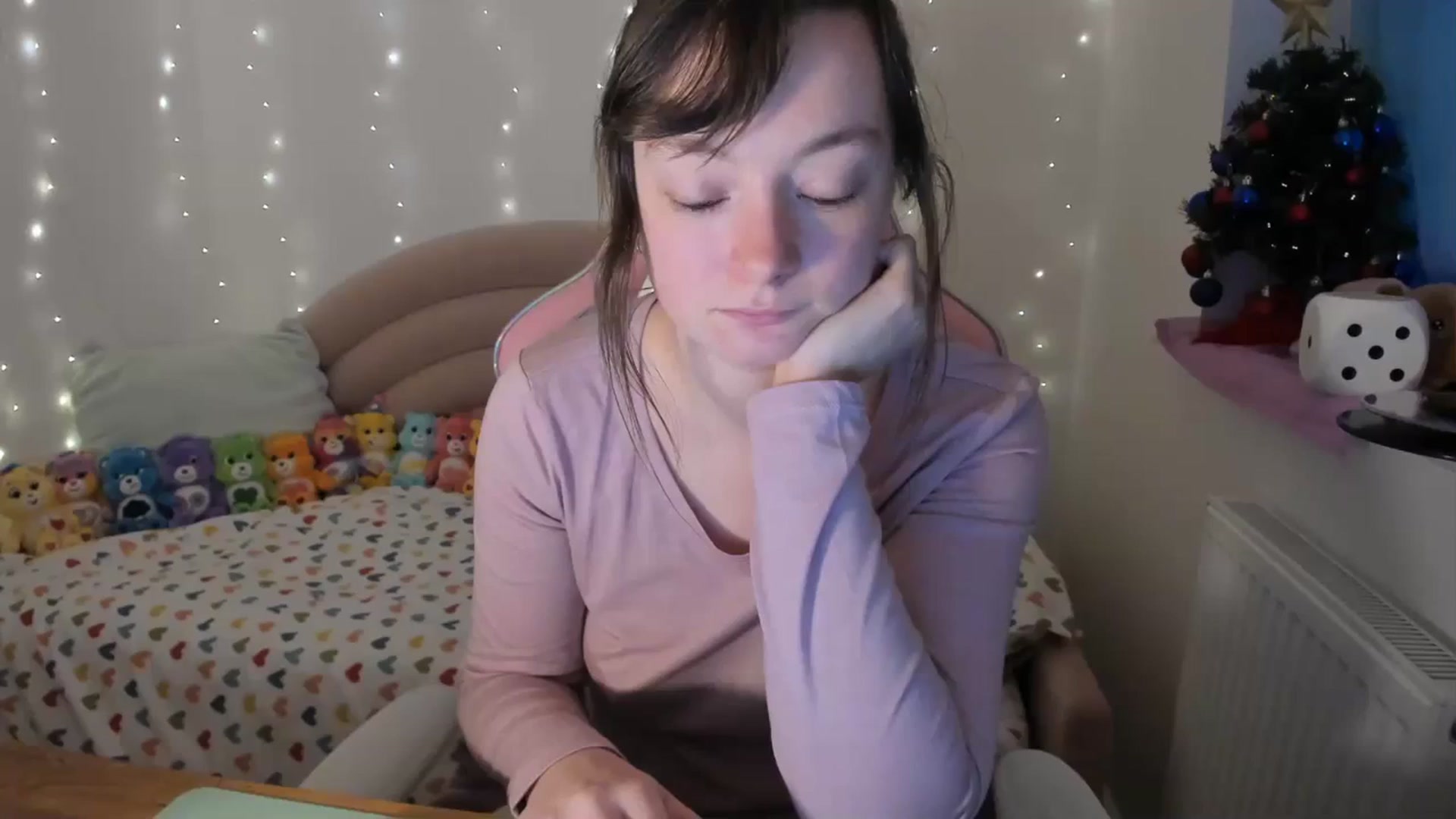 Gallery image thumbnail from JessieBear_'s myfreecams stream on, 12/27/2023, 16:49 image 9 of 20