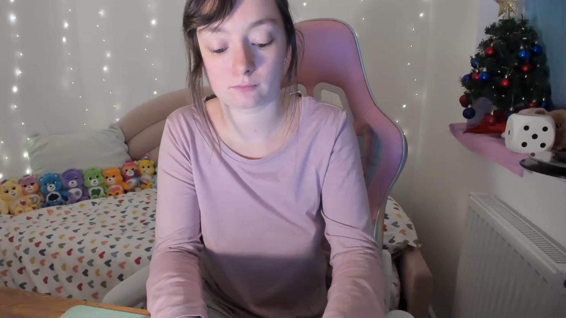 Gallery image thumbnail from JessieBear_'s myfreecams stream on, 12/27/2023, 16:49 image 17 of 20