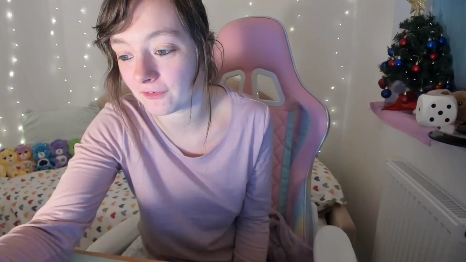 Gallery image thumbnail from JessieBear_'s myfreecams stream on, 12/27/2023, 16:49 image 20 of 20