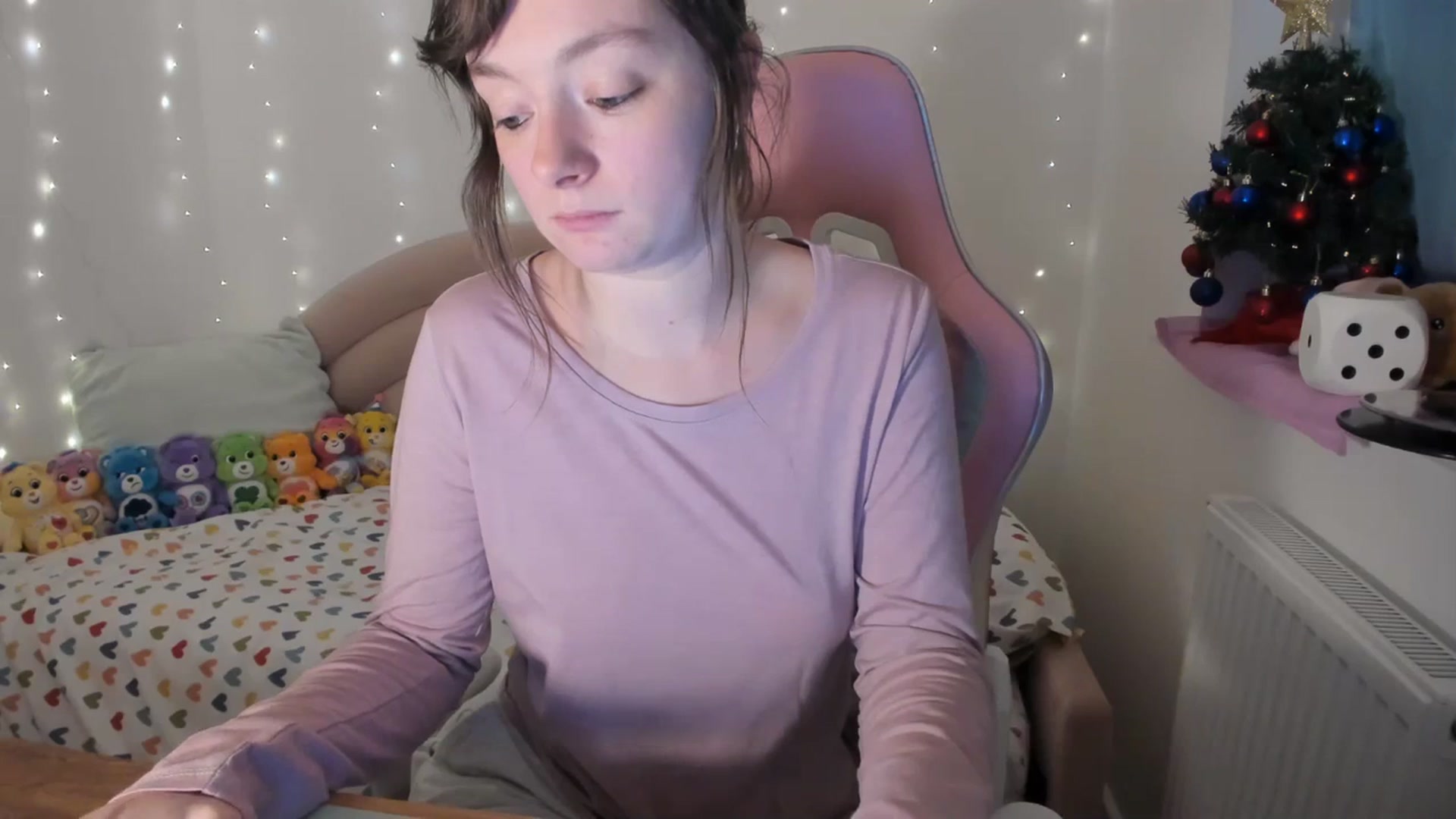 Gallery image thumbnail from JessieBear_'s myfreecams stream on, 12/27/2023, 16:49 image 16 of 20