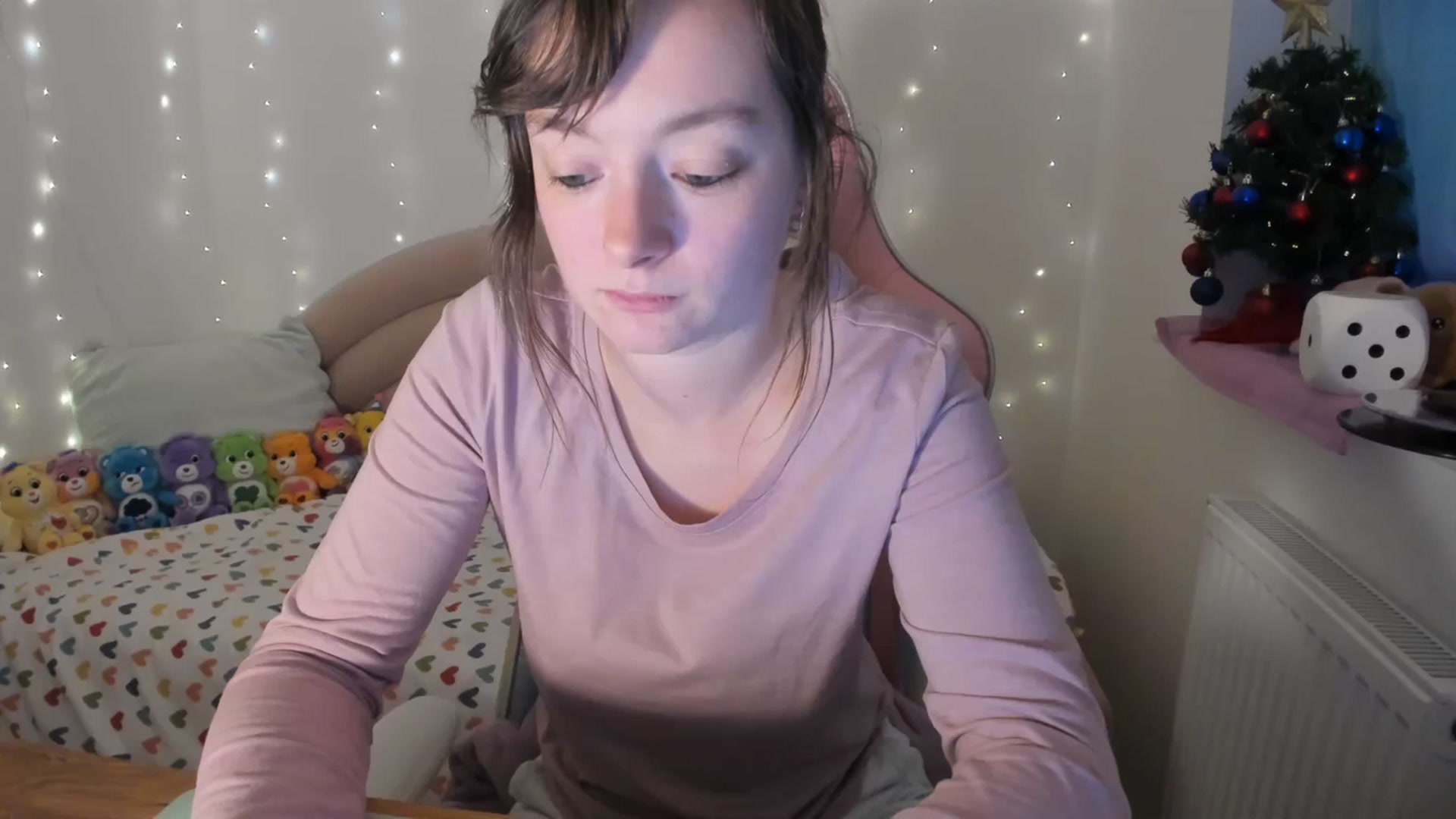 Gallery image thumbnail from JessieBear_'s myfreecams stream on, 12/27/2023, 16:49 image 8 of 20