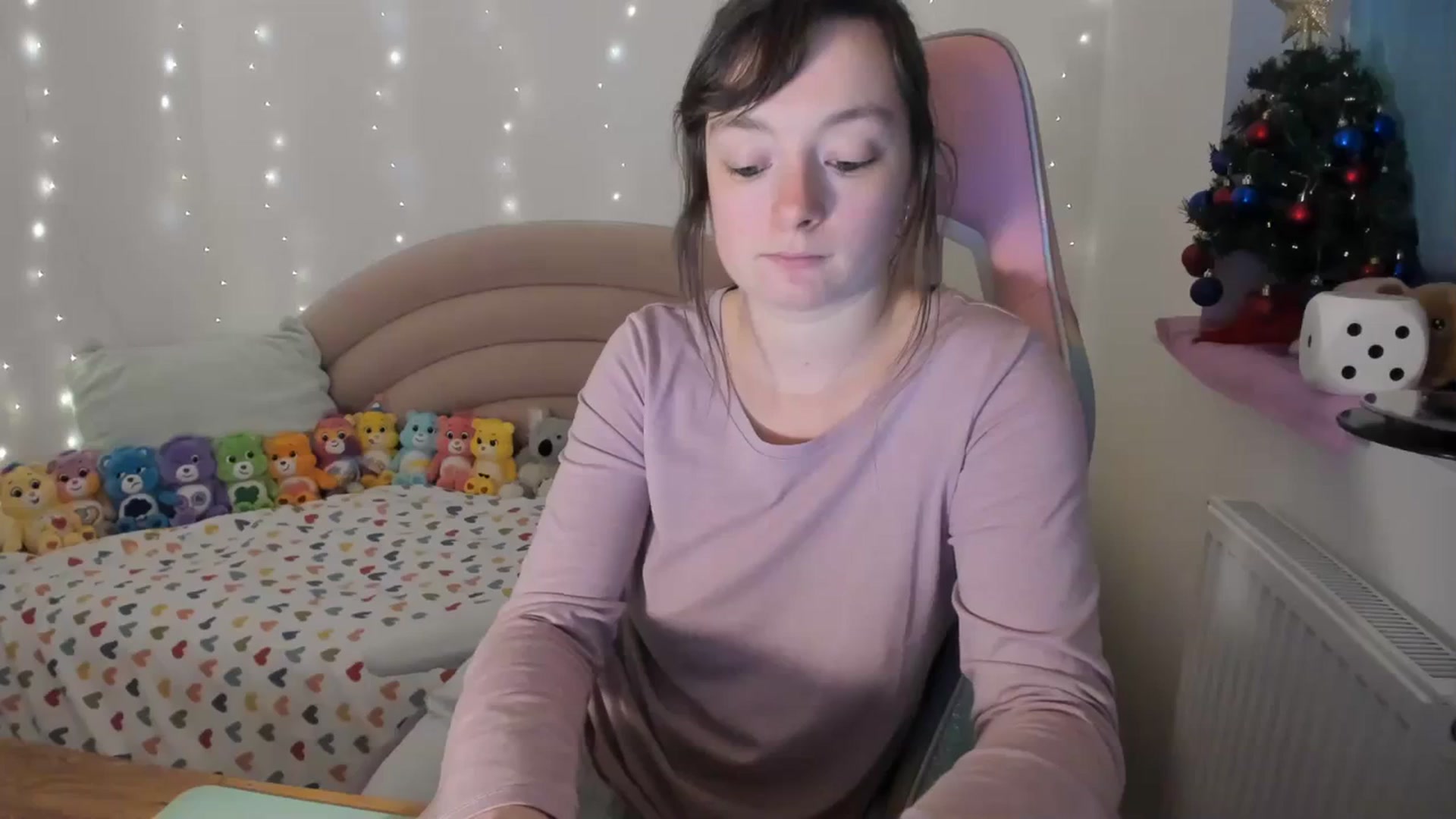 Gallery image thumbnail from JessieBear_'s myfreecams stream on, 12/27/2023, 16:49 image 18 of 20