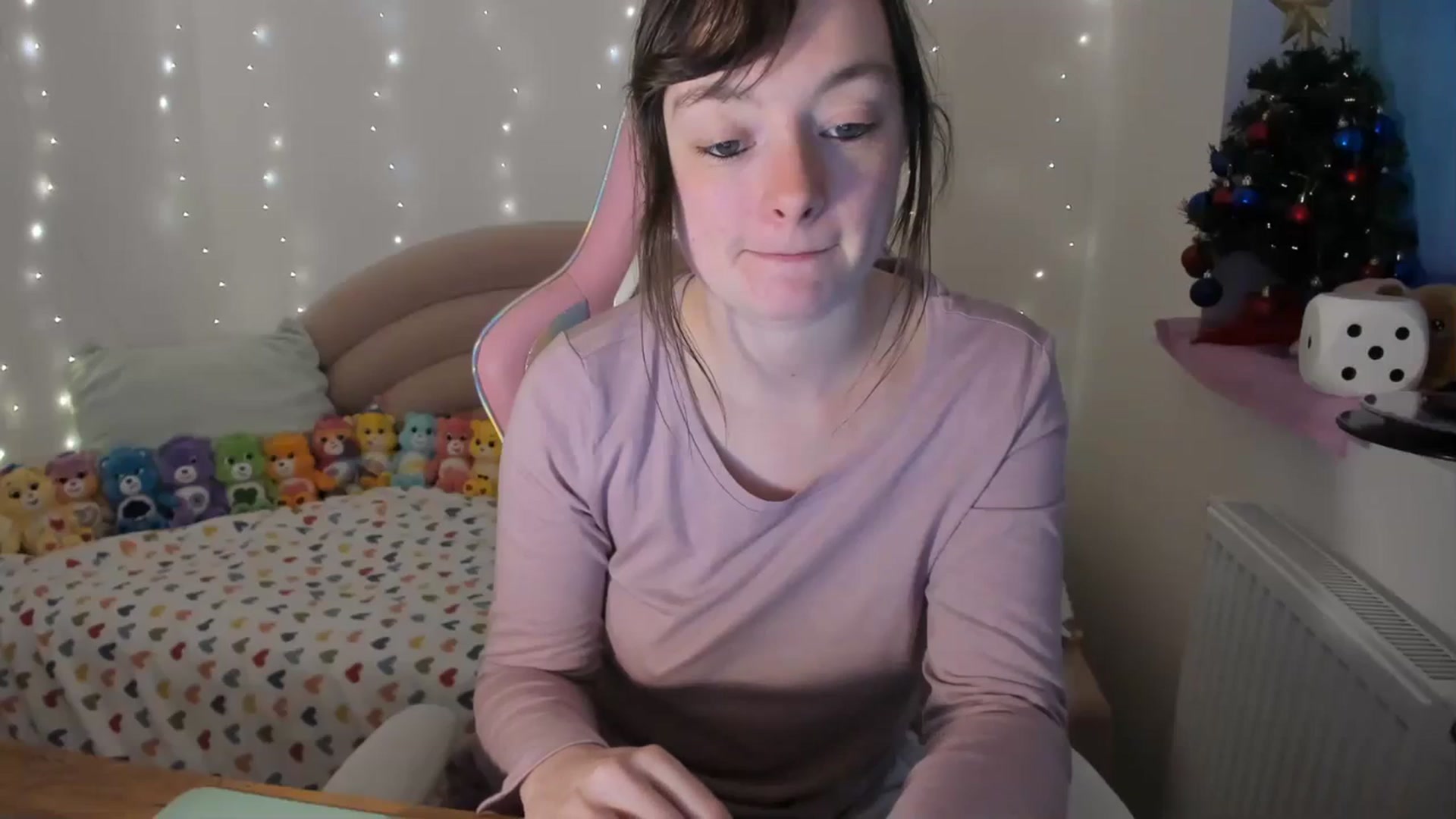 Gallery image thumbnail from JessieBear_'s myfreecams stream on, 12/27/2023, 16:49 image 4 of 20
