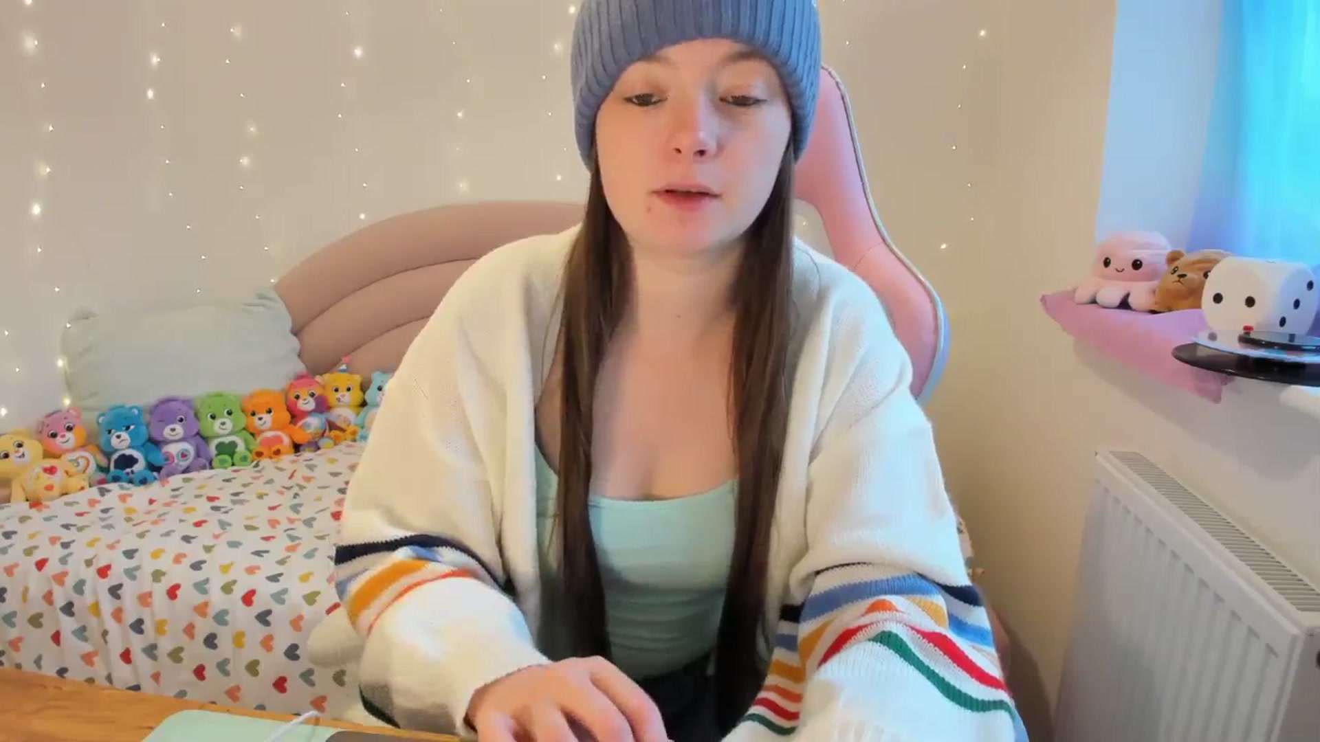 Gallery image thumbnail from JessieBear_'s myfreecams stream on, 01/02/2024, 13:47 image 20 of 20