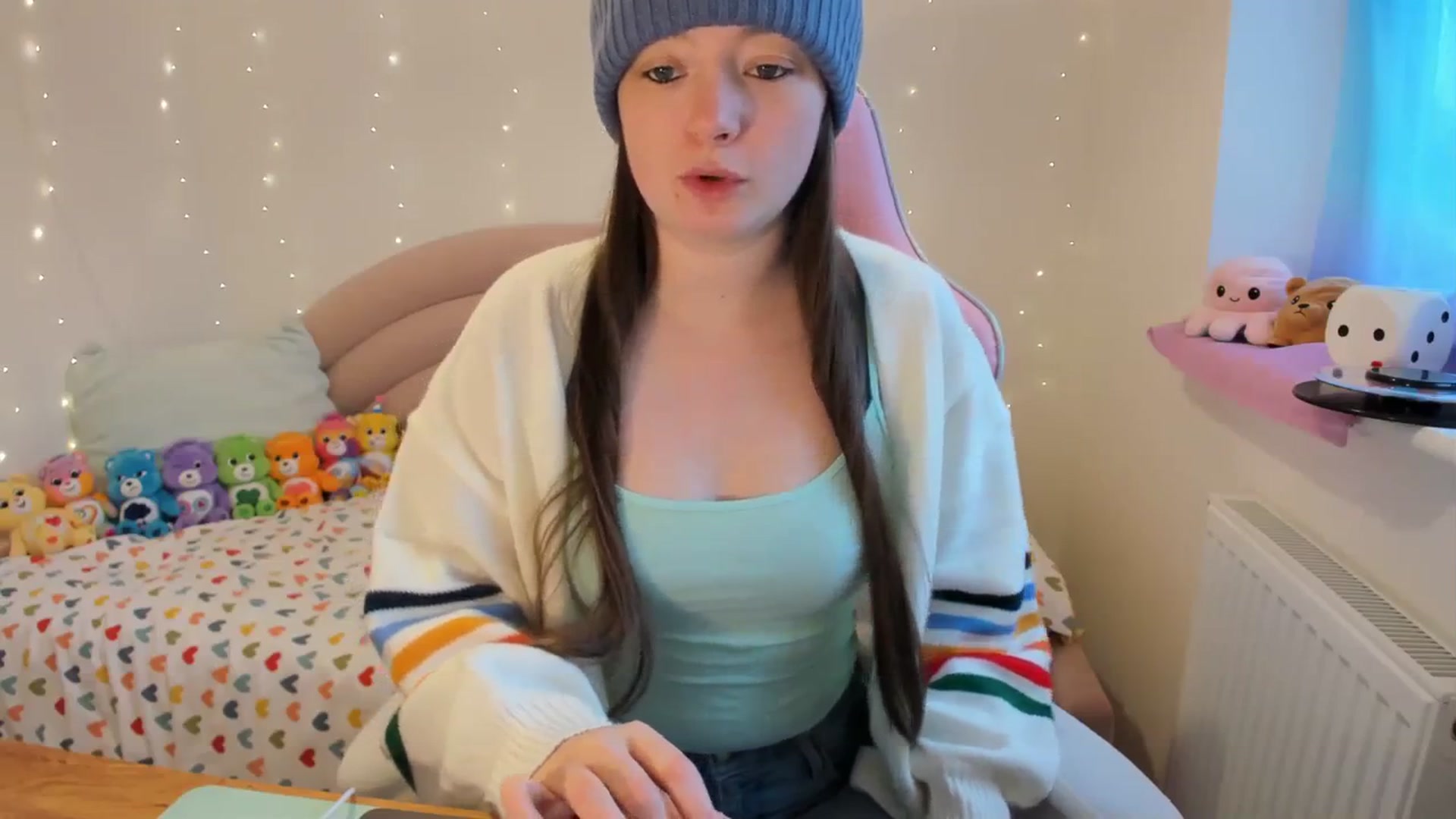 Gallery image thumbnail from JessieBear_'s myfreecams stream on, 01/02/2024, 13:47 image 9 of 20