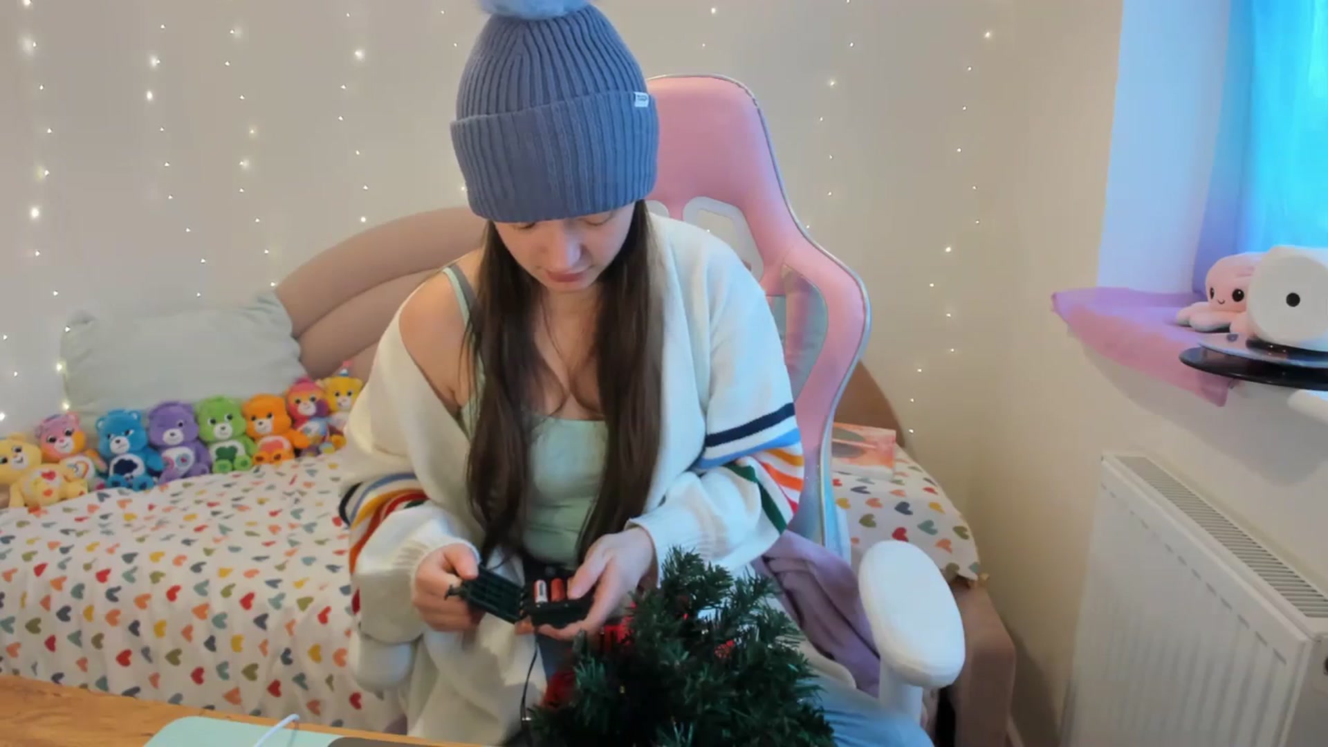 Gallery image thumbnail from JessieBear_'s myfreecams stream on, 01/02/2024, 13:47 image 2 of 20