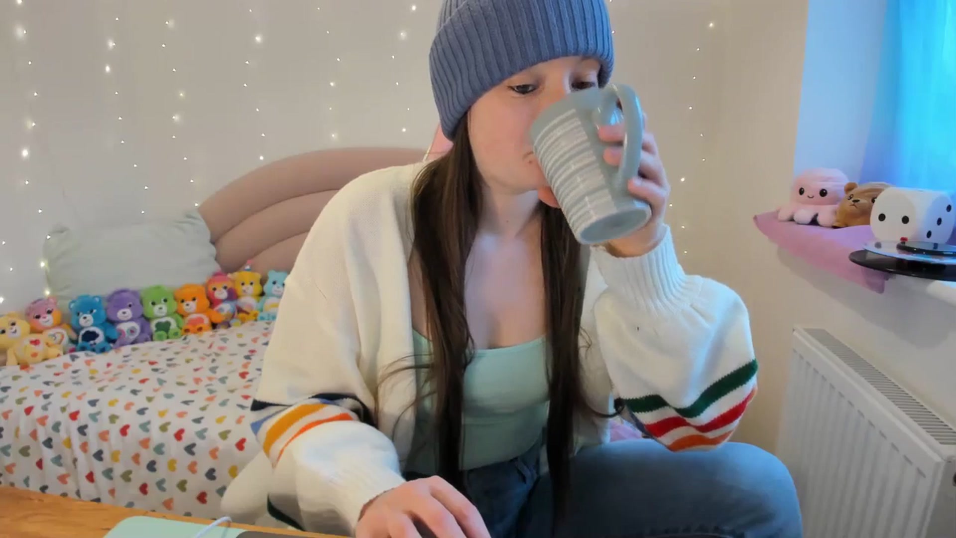 Gallery image thumbnail from JessieBear_'s myfreecams stream on, 01/02/2024, 13:47 image 11 of 20