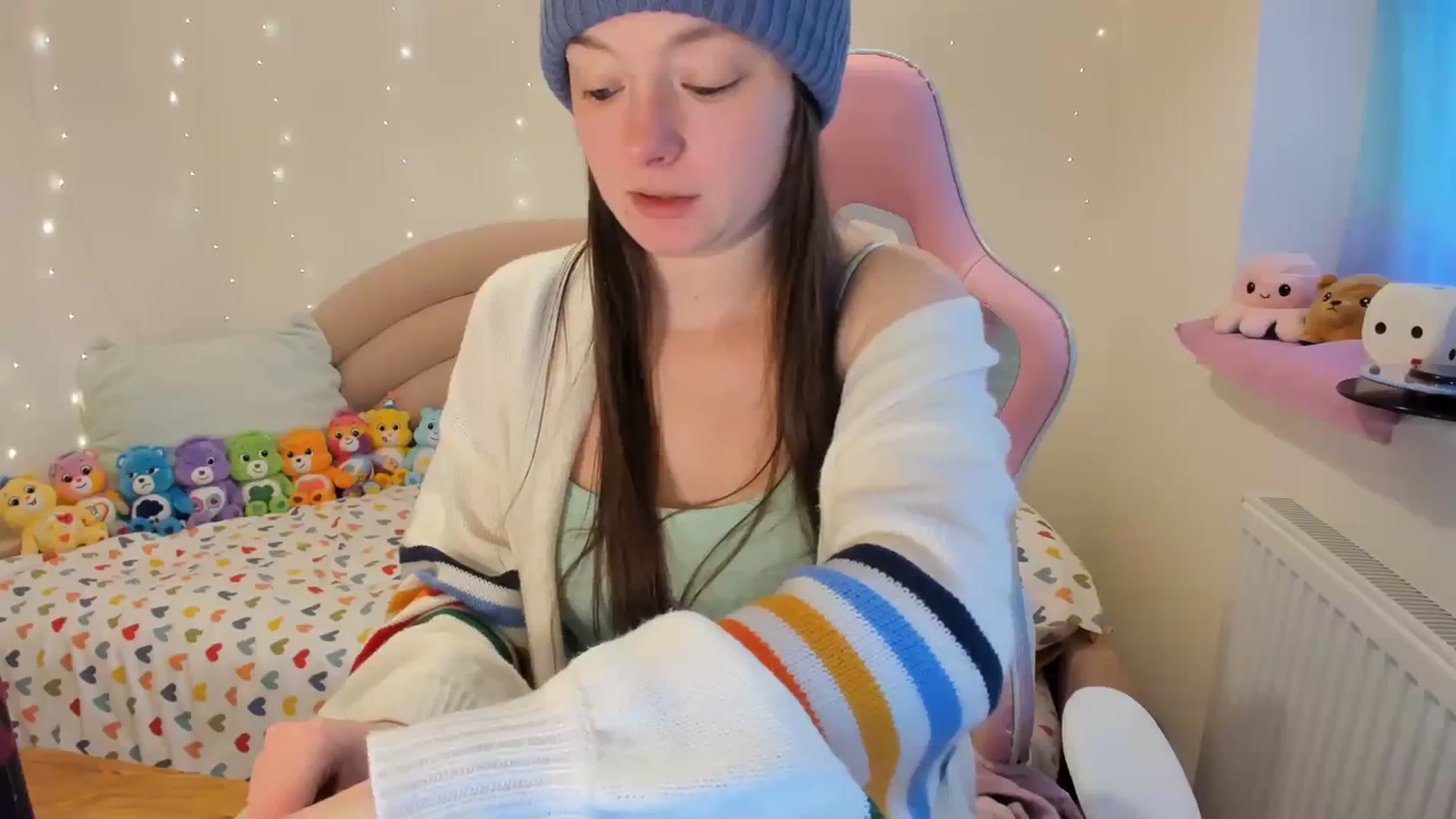 Gallery image thumbnail from JessieBear_'s myfreecams stream on, 01/02/2024, 16:15 image 9 of 20