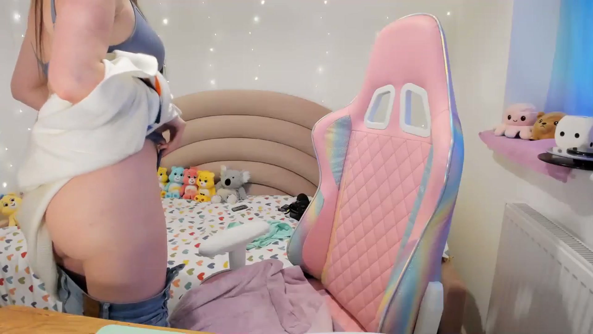 Gallery image thumbnail from JessieBear_'s myfreecams stream on, 01/02/2024, 16:15 image 16 of 20