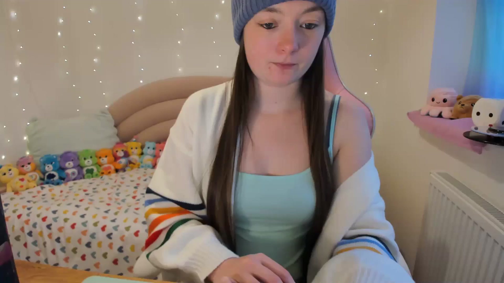 Gallery image thumbnail from JessieBear_'s myfreecams stream on, 01/02/2024, 16:15 image 10 of 20
